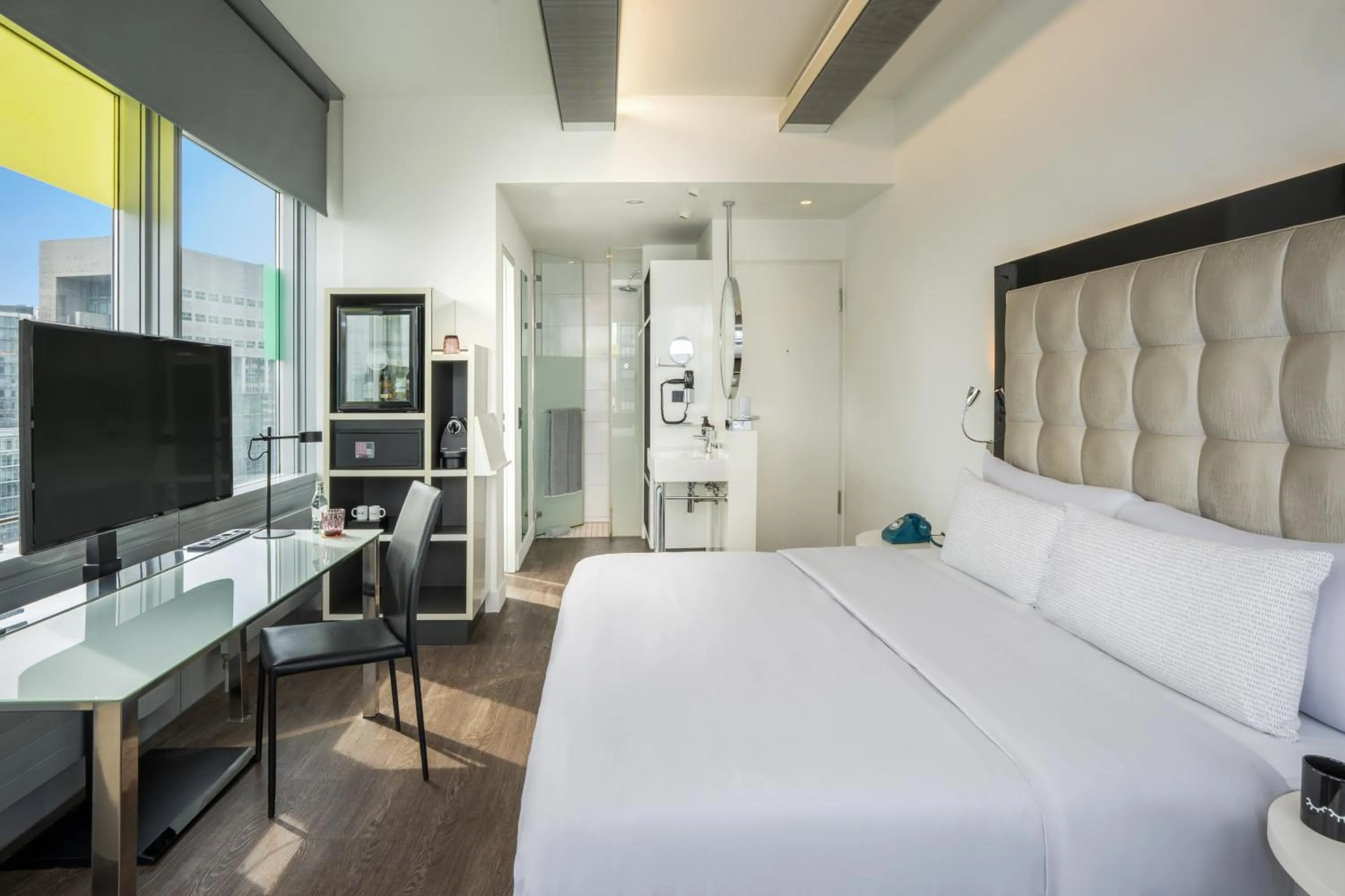 Bed in INNSiDE by Meliá Düsseldorf Hafen