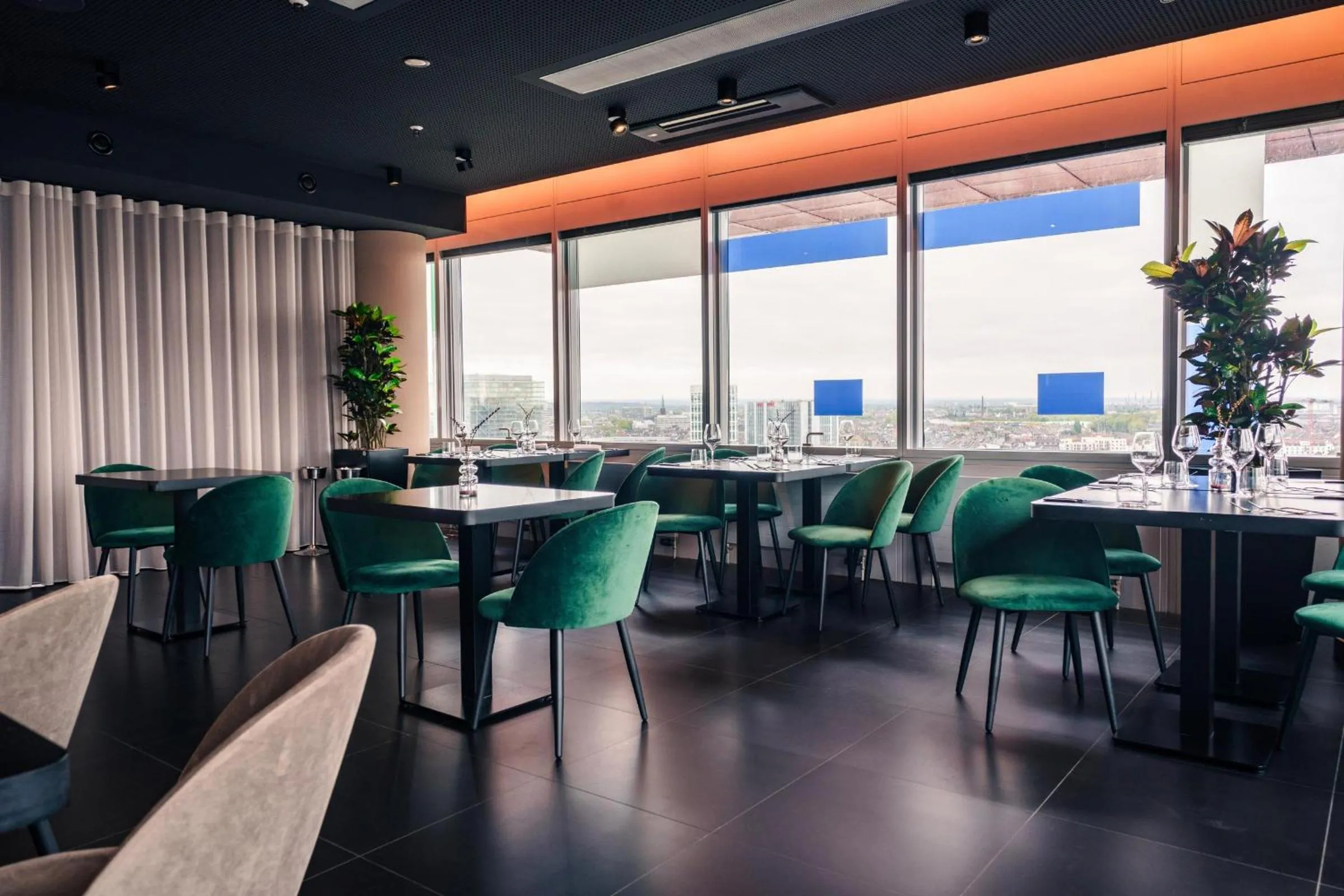 Restaurant/places to eat in INNSiDE by Meliá Düsseldorf Hafen