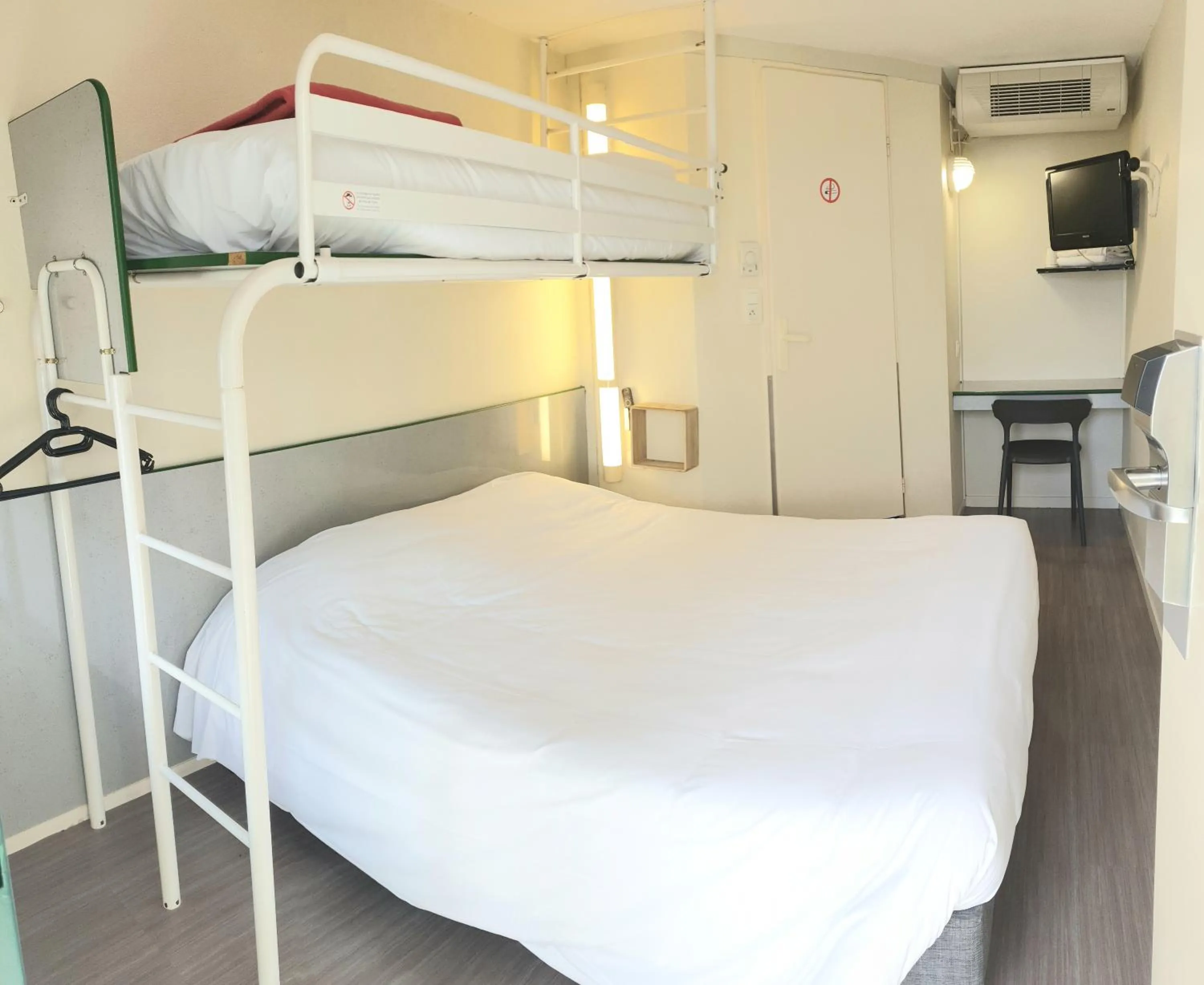 Bed in Premiere Classe Brive La Gaillarde Ouest