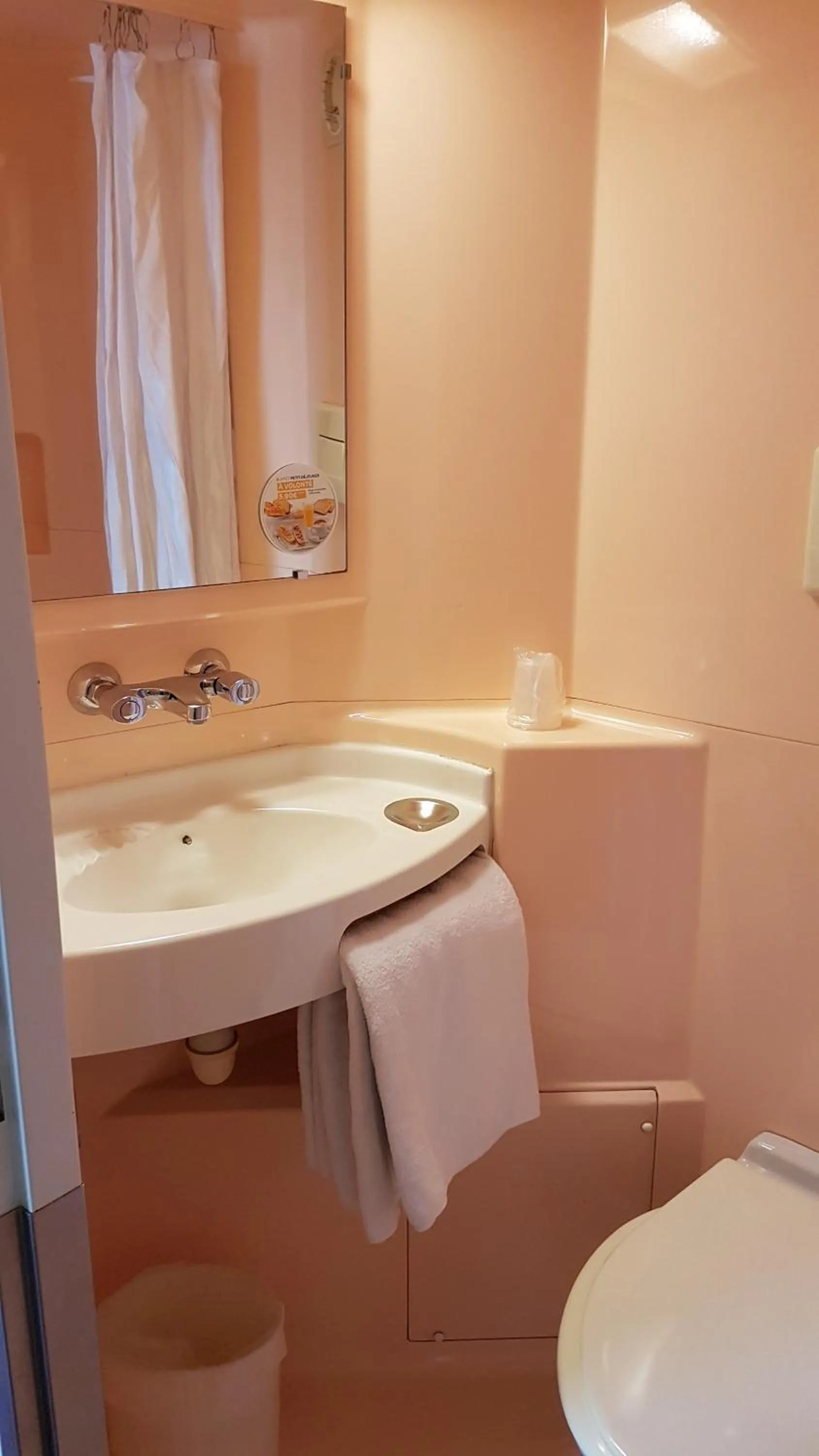 Shower in Premiere Classe Brive La Gaillarde Ouest