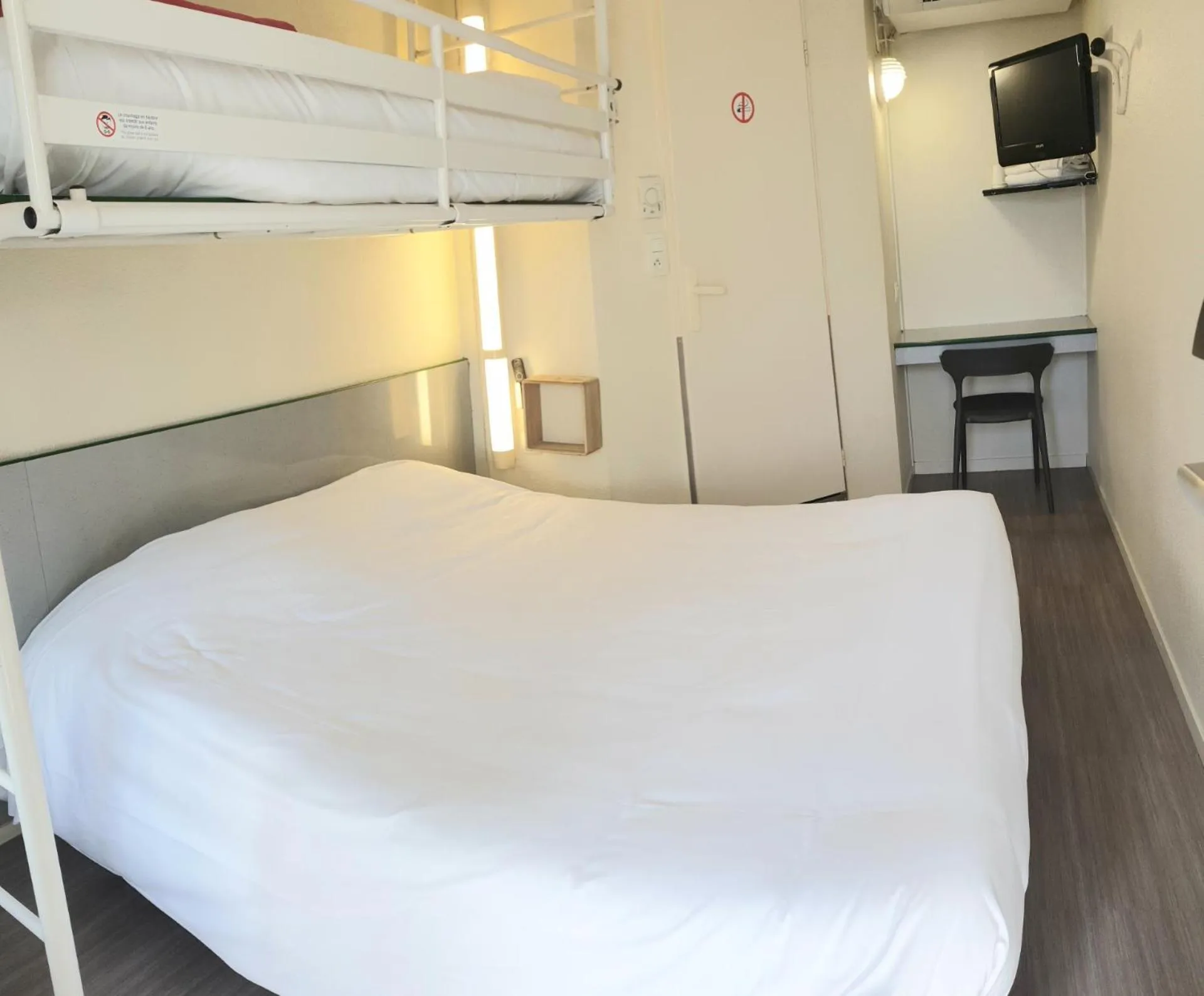 Photo of the whole room, Bed in Premiere Classe Brive La Gaillarde Ouest