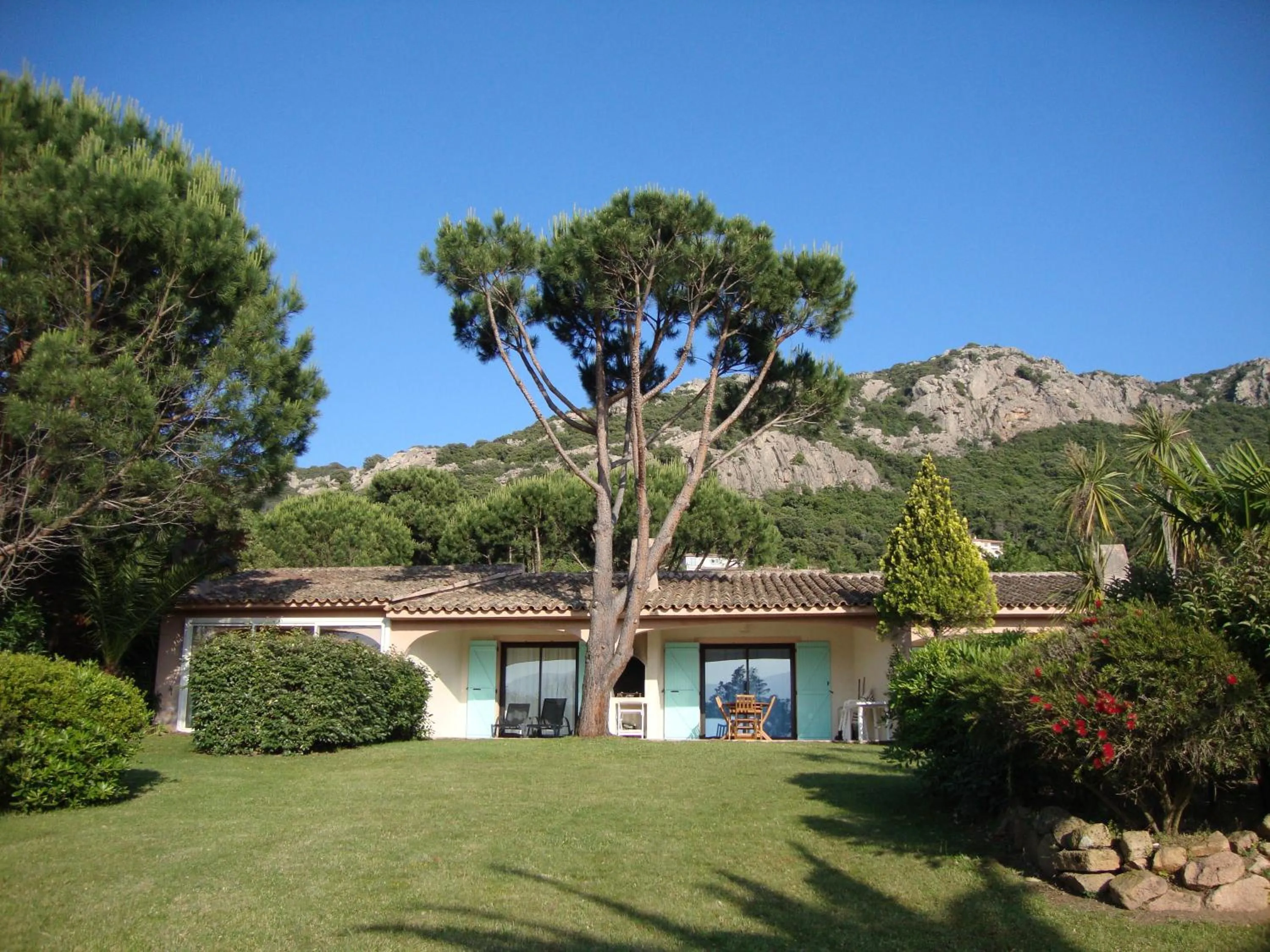 Facade/entrance in Résidence Le Village Marin
