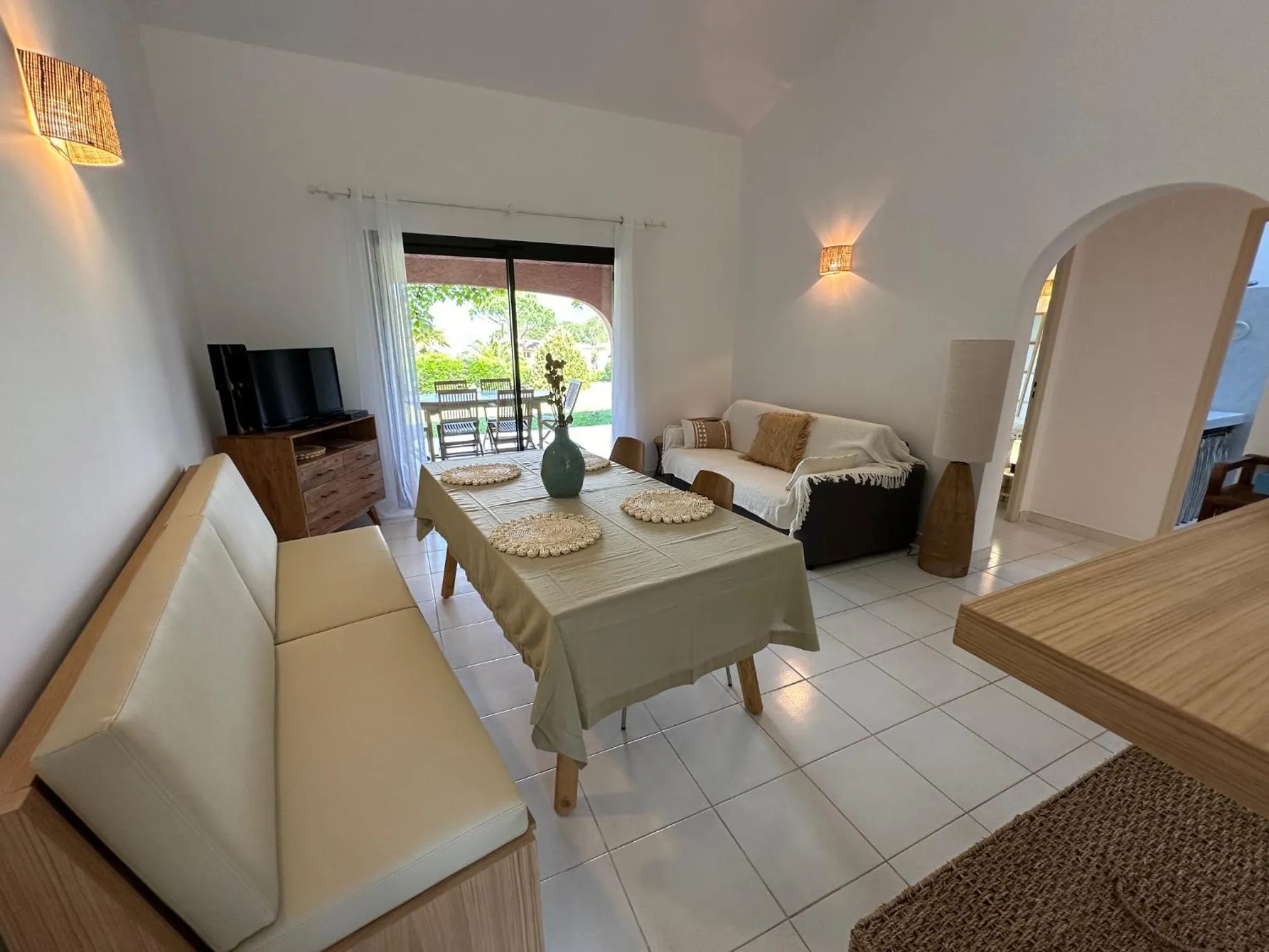 TV and multimedia in Résidence Le Village Marin