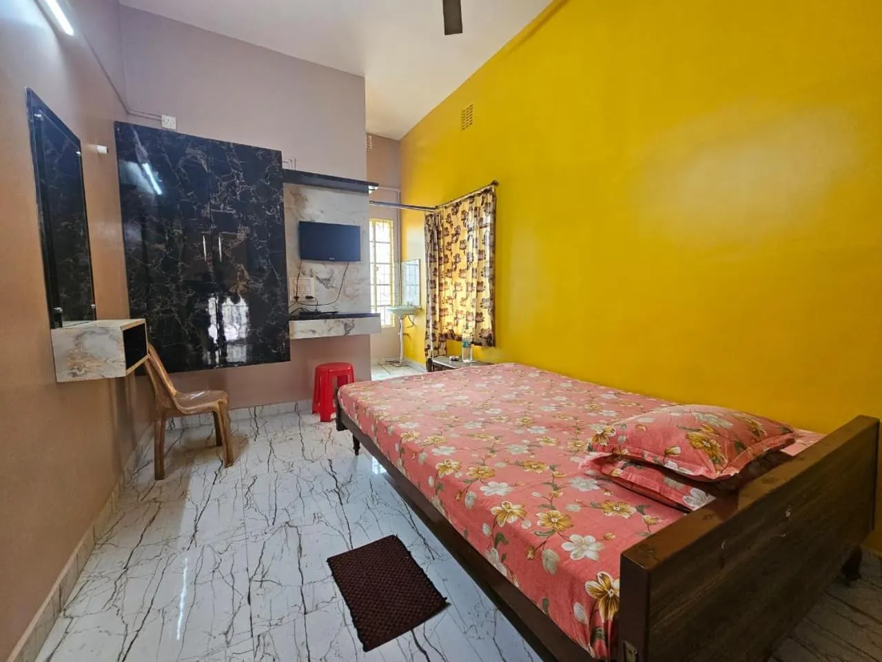 Bedroom, Bed in Monalisa Lodge