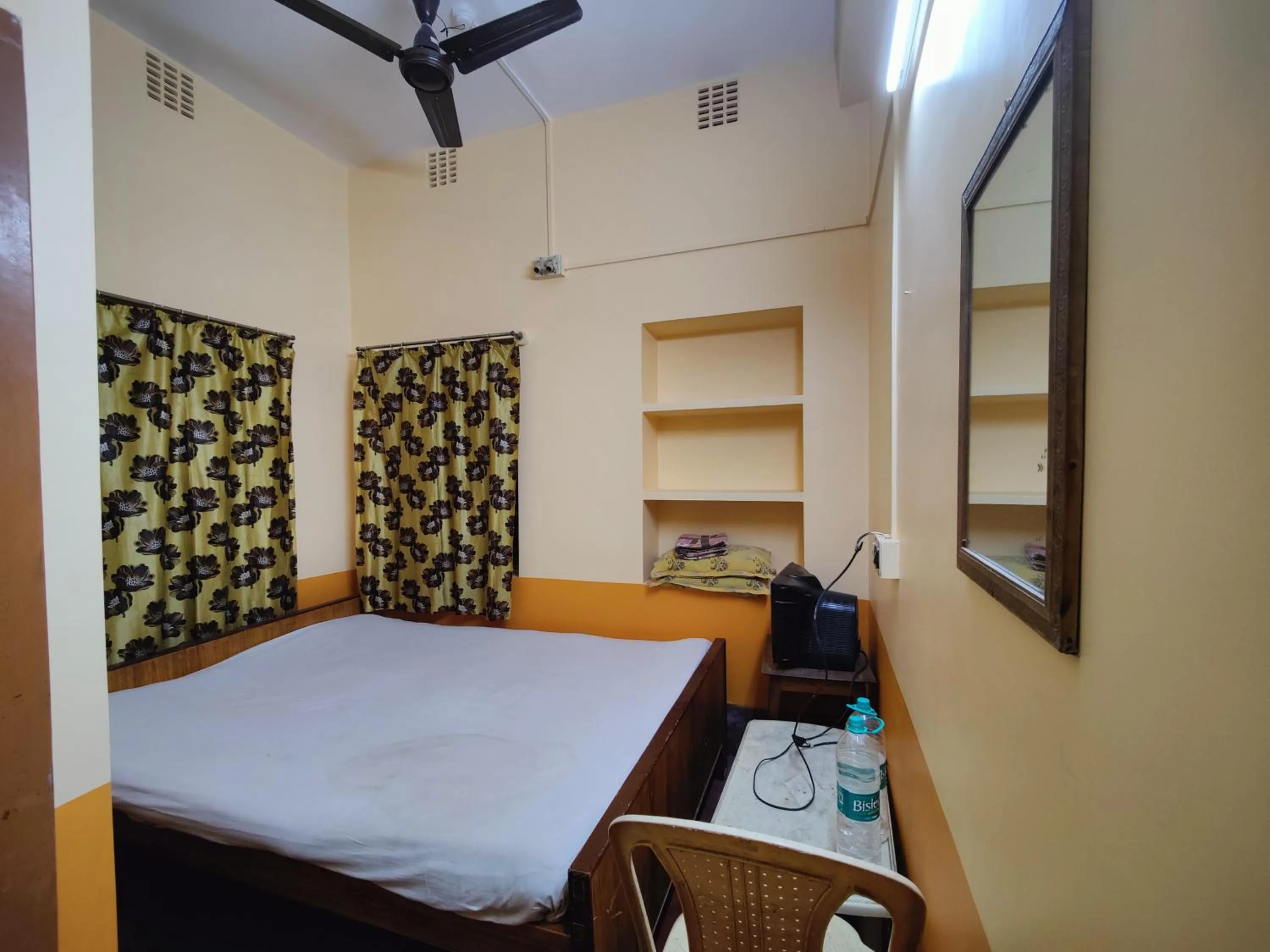 Bedroom, Bed in Monalisa Lodge