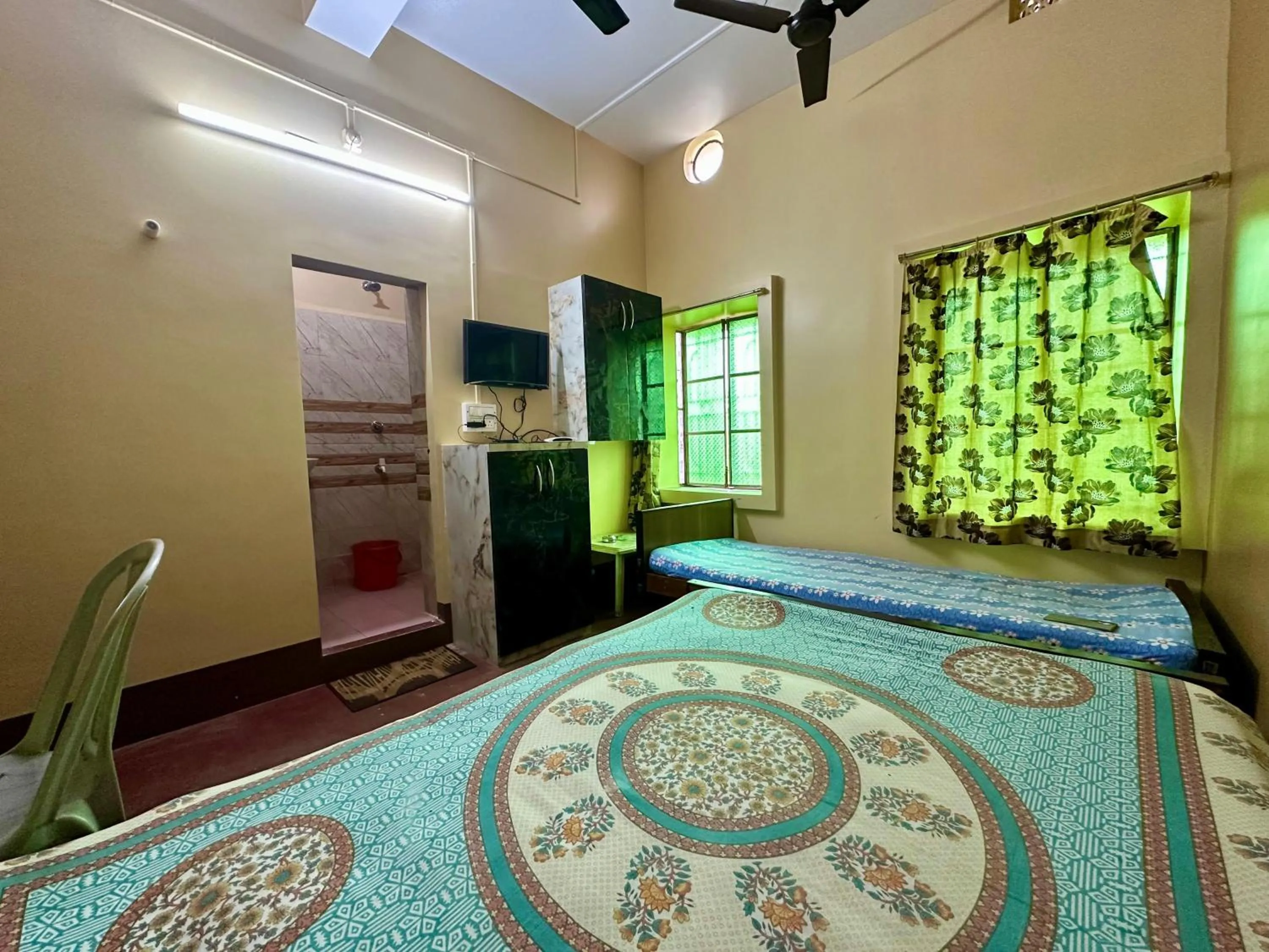 Bedroom, Bed in Monalisa Lodge