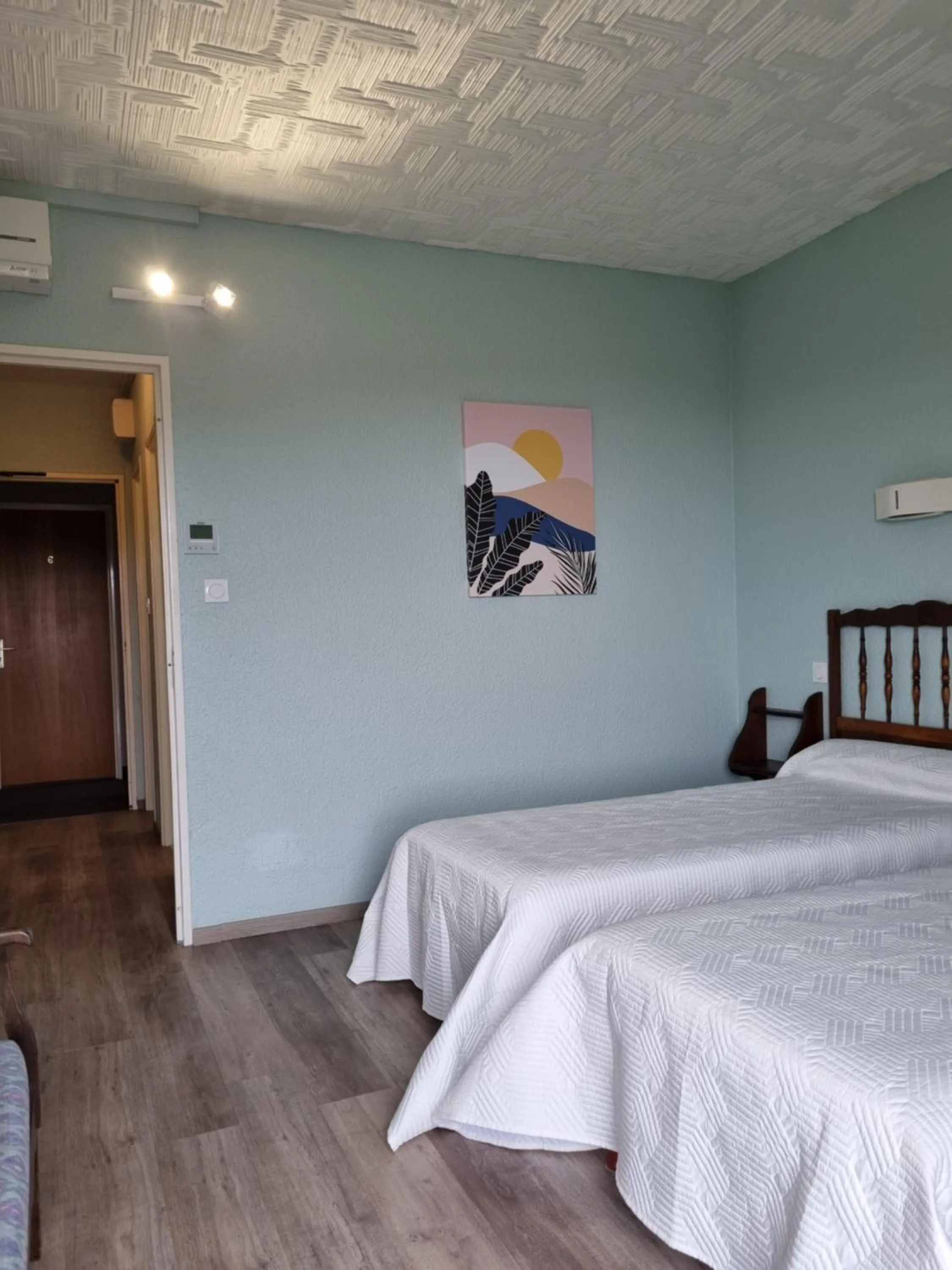 Bed in Hôtel AMBEILLE