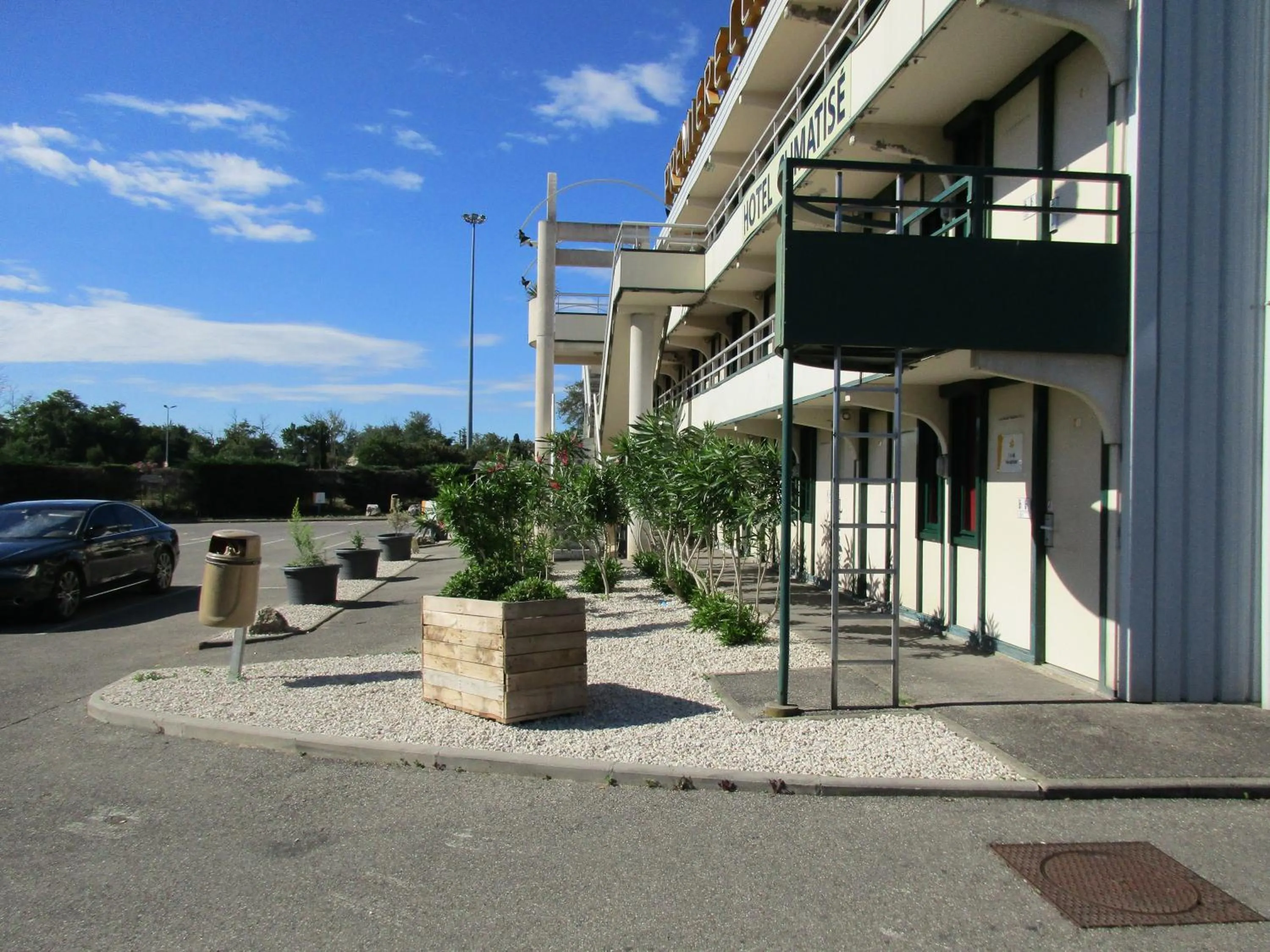 Property building in Premiere Classe Avignon Le Pontet