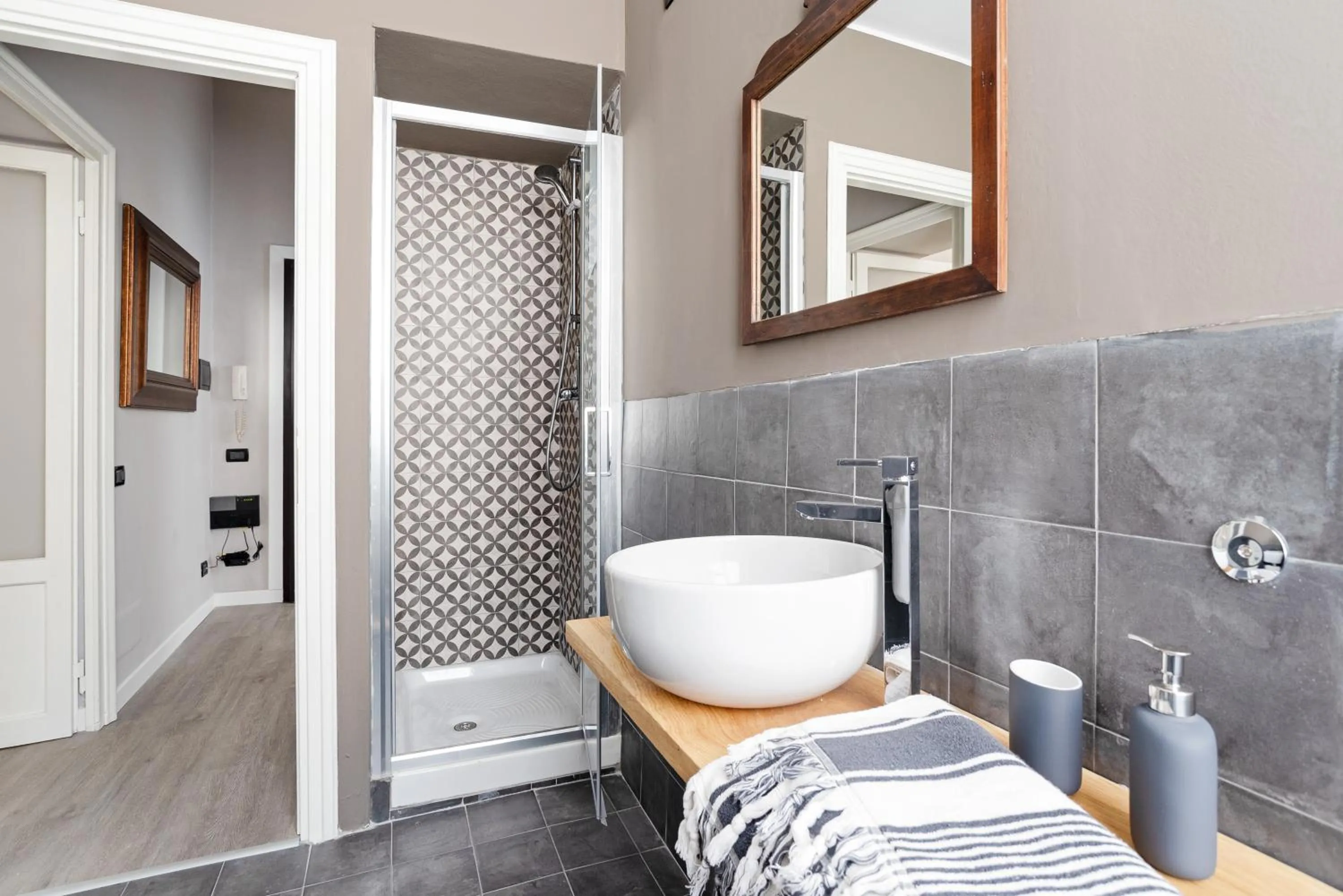 Bathroom in Vittoria Corner - byMyHomeInComo