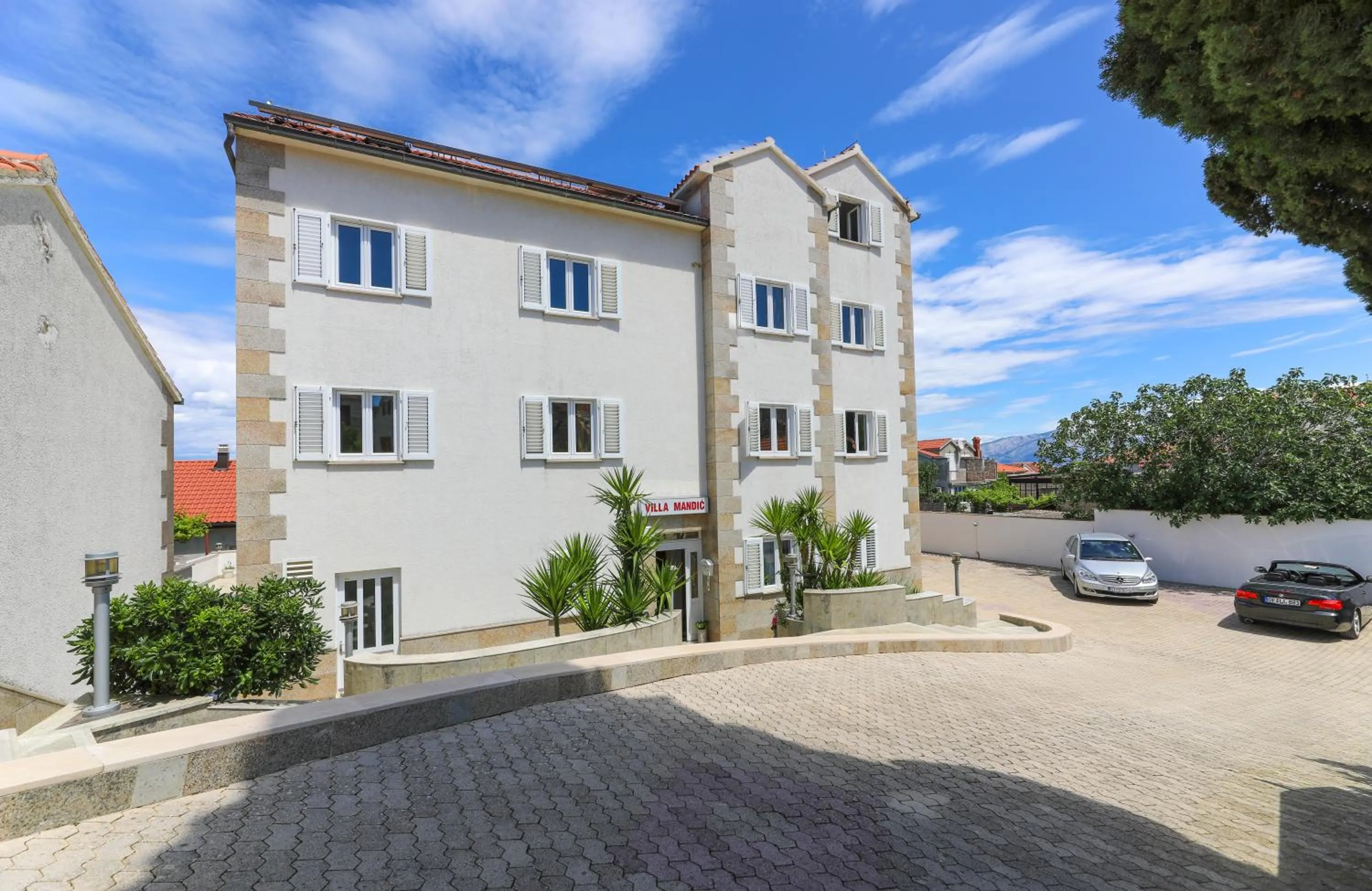 Property building in Downtown Private Rooms Mandić