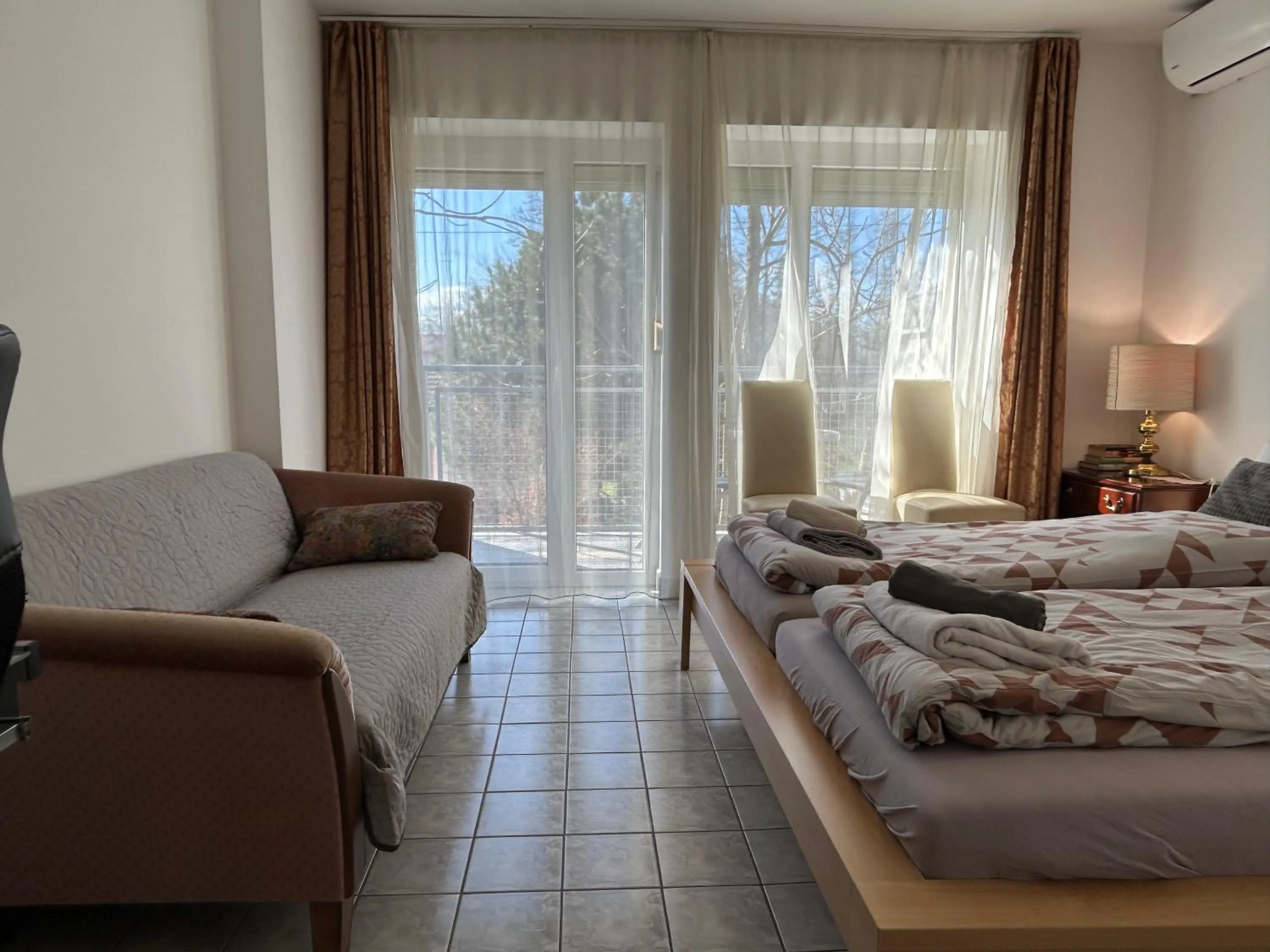 Seating area, Bed in Vila Vanda Vukovar