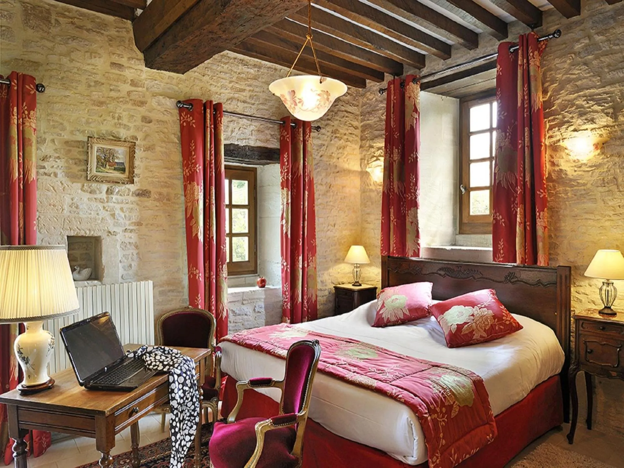 Photo of the whole room, Bed in Hôtel Le Manoir De Mathan Crépon à la campagne 5 mn d'Arromanches et 10 mn de Bayeux