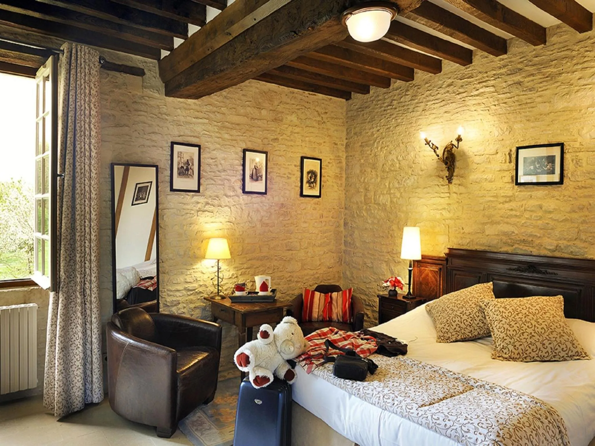 Photo of the whole room, Bed in Hôtel Le Manoir De Mathan Crépon à la campagne 5 mn d'Arromanches et 10 mn de Bayeux