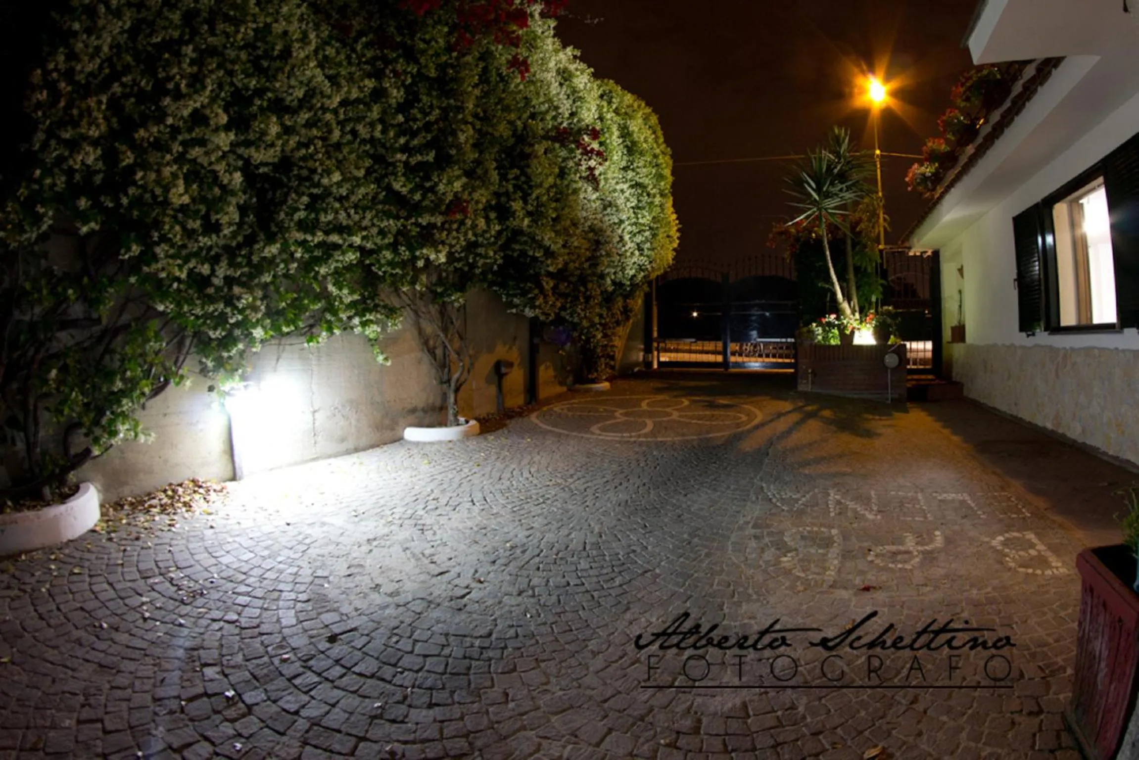 Facade/entrance in B&B Elena