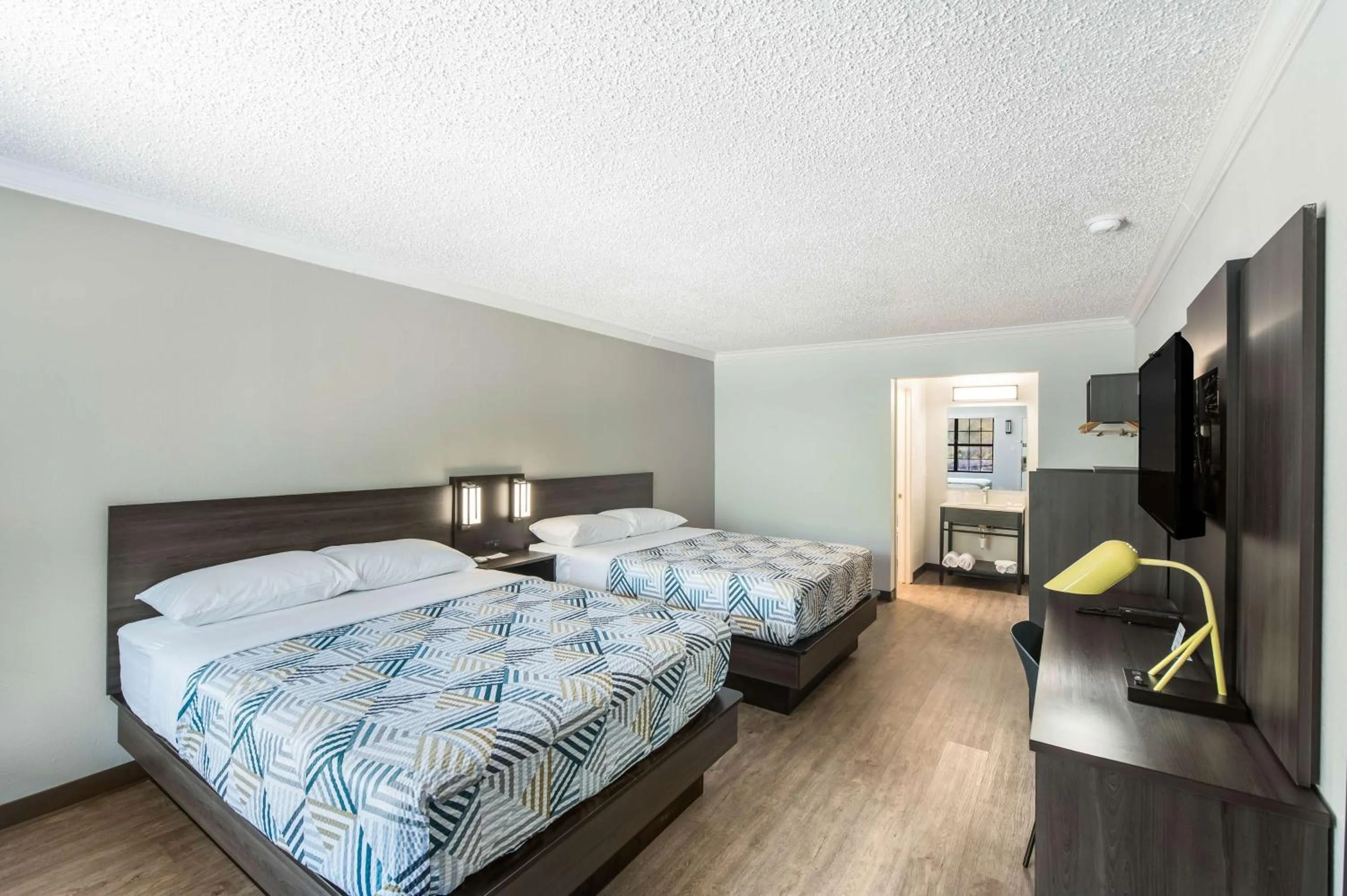 Photo of the whole room, Bed in Motel 6-Kilgore, TX