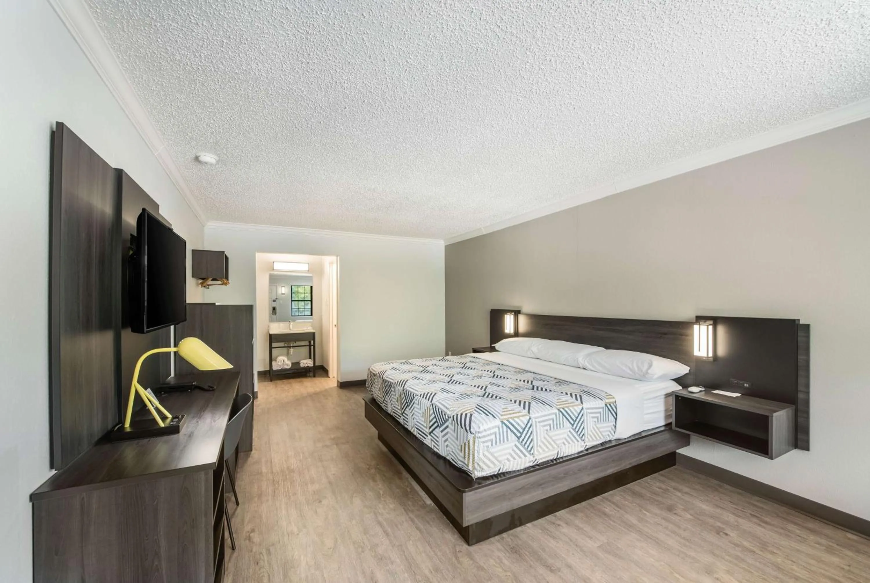 Photo of the whole room, Bed in Motel 6-Kilgore, TX