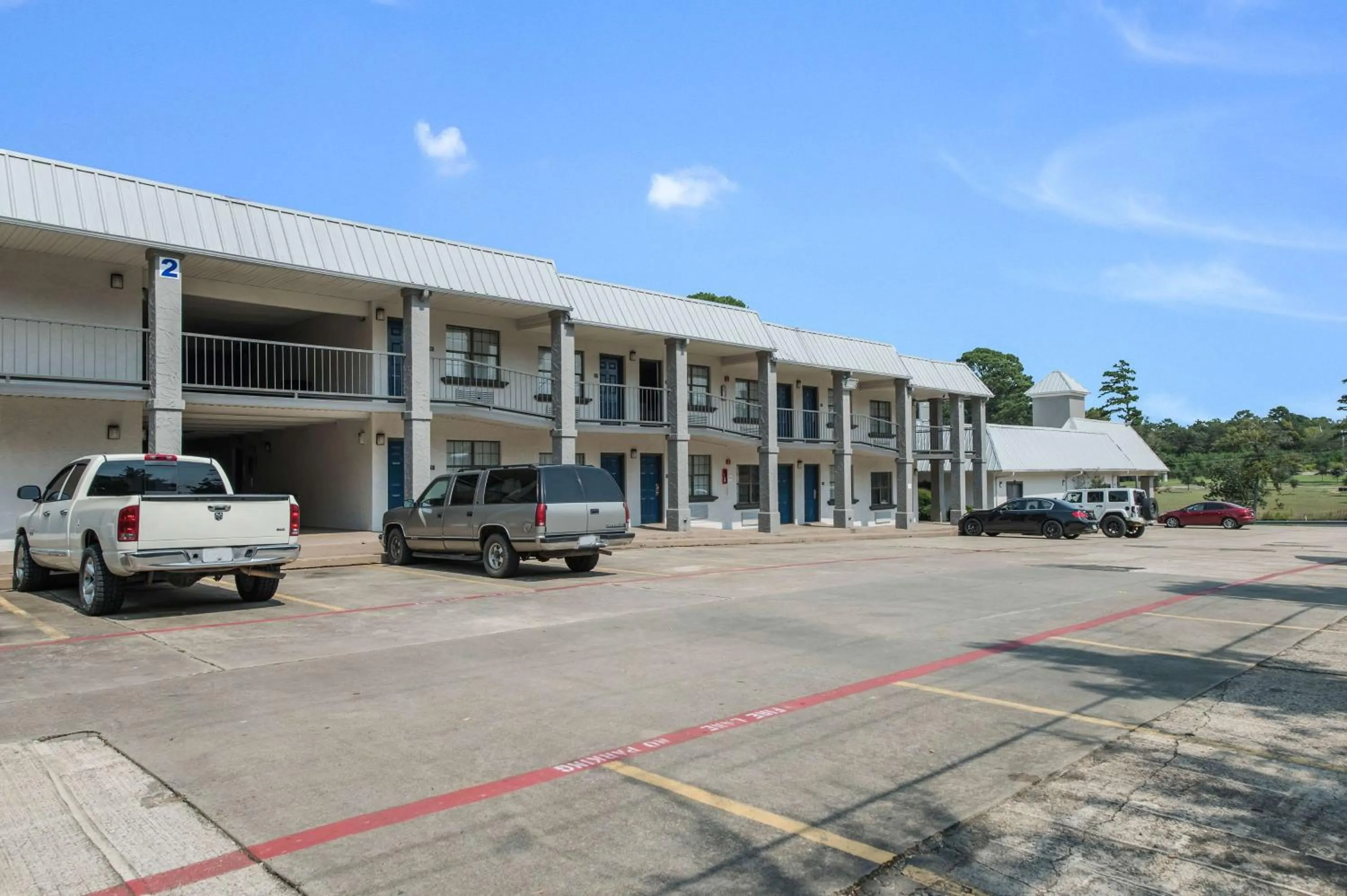 Property building in Motel 6-Kilgore, TX