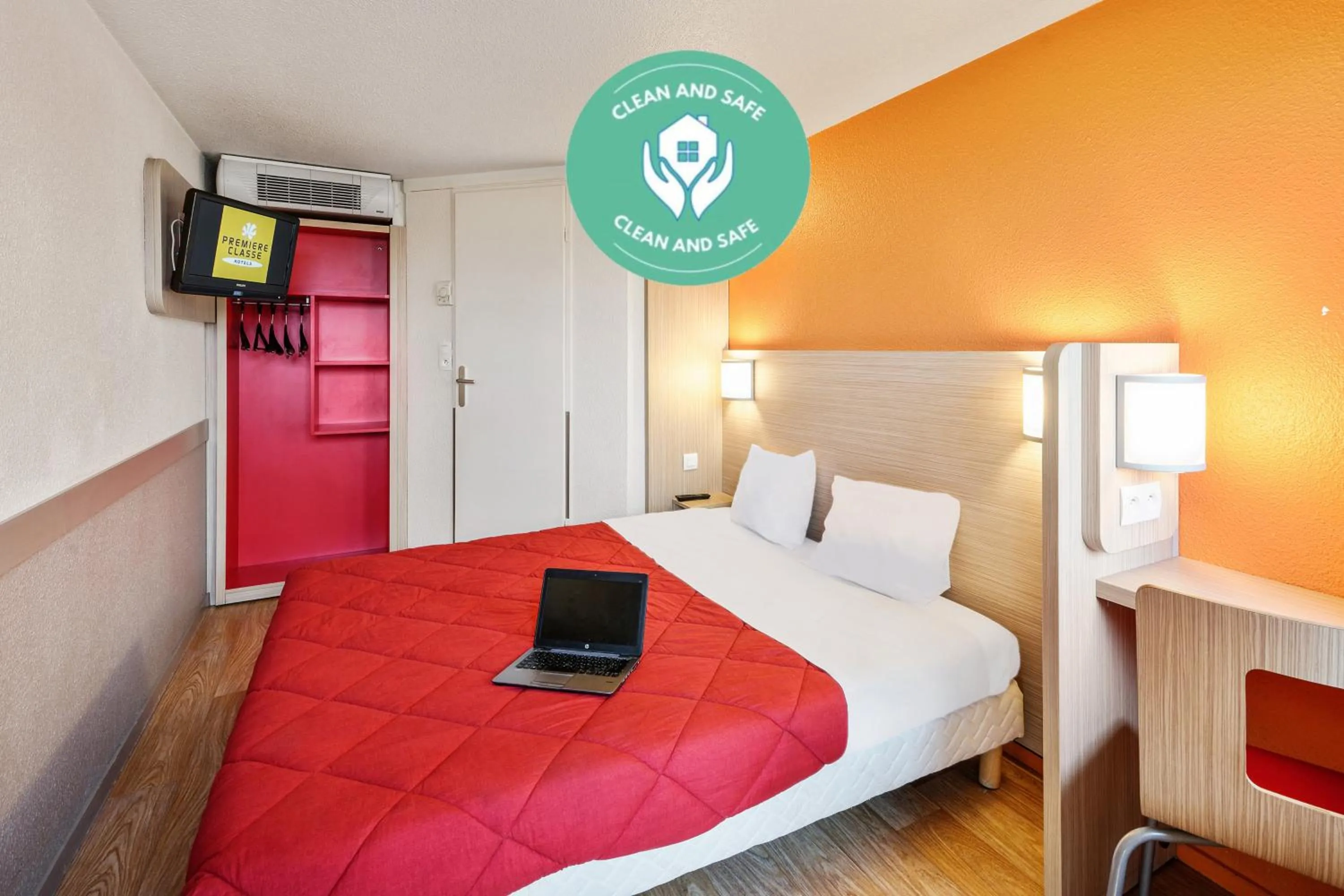 Photo of the whole room, Bed in Premiere Classe Dijon Sud - Marsannay