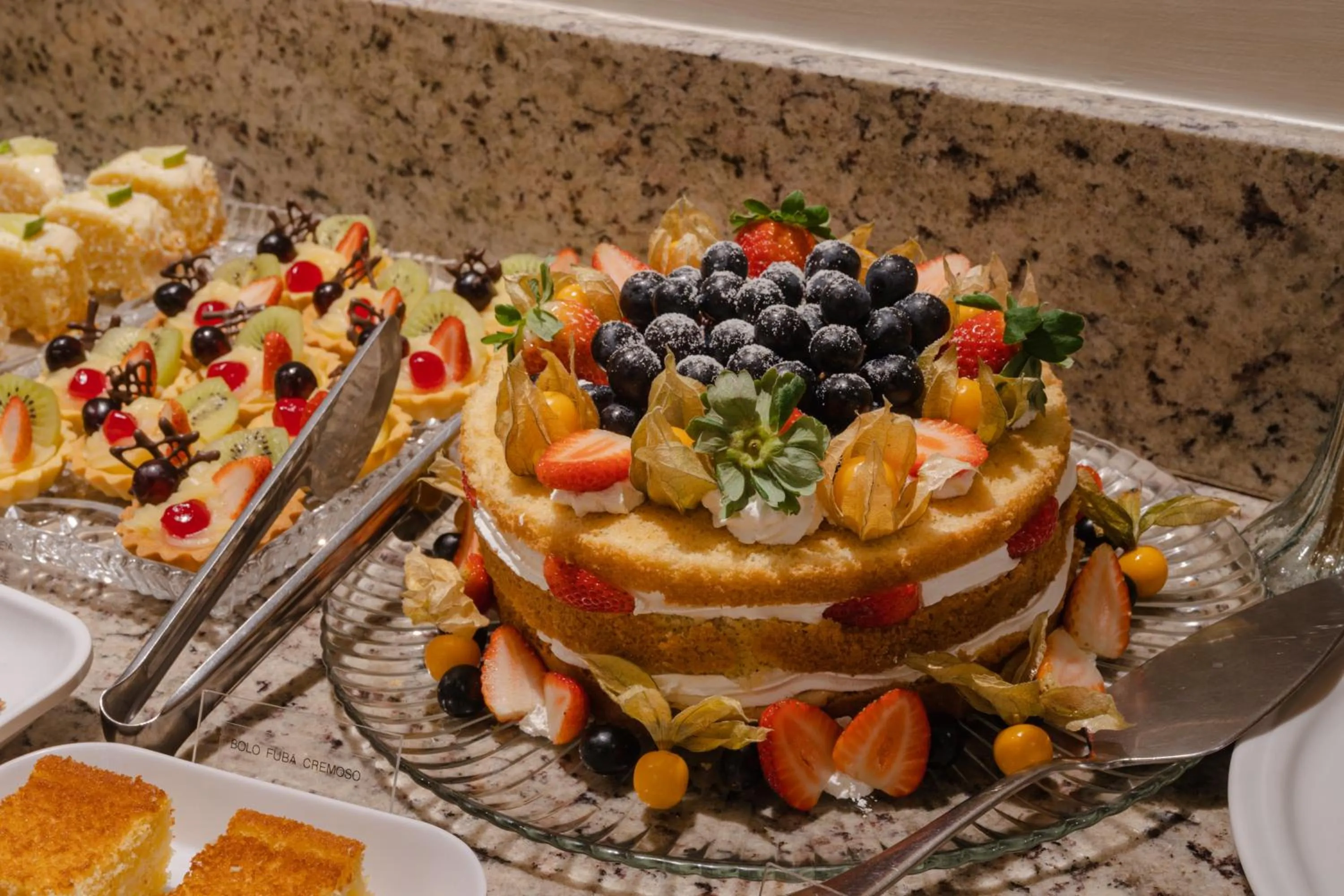 Buffet breakfast in Hotel Caiuá