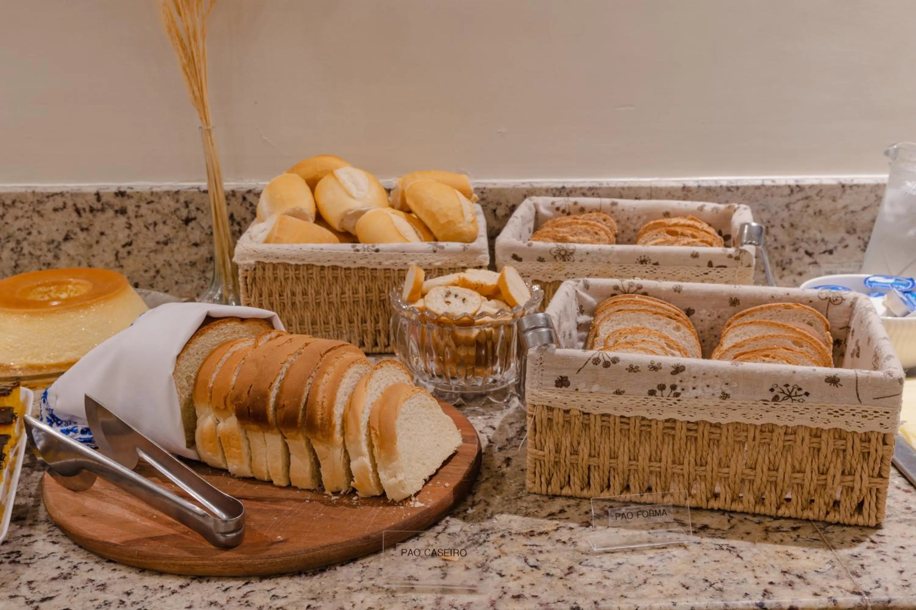 Buffet breakfast in Hotel Caiuá