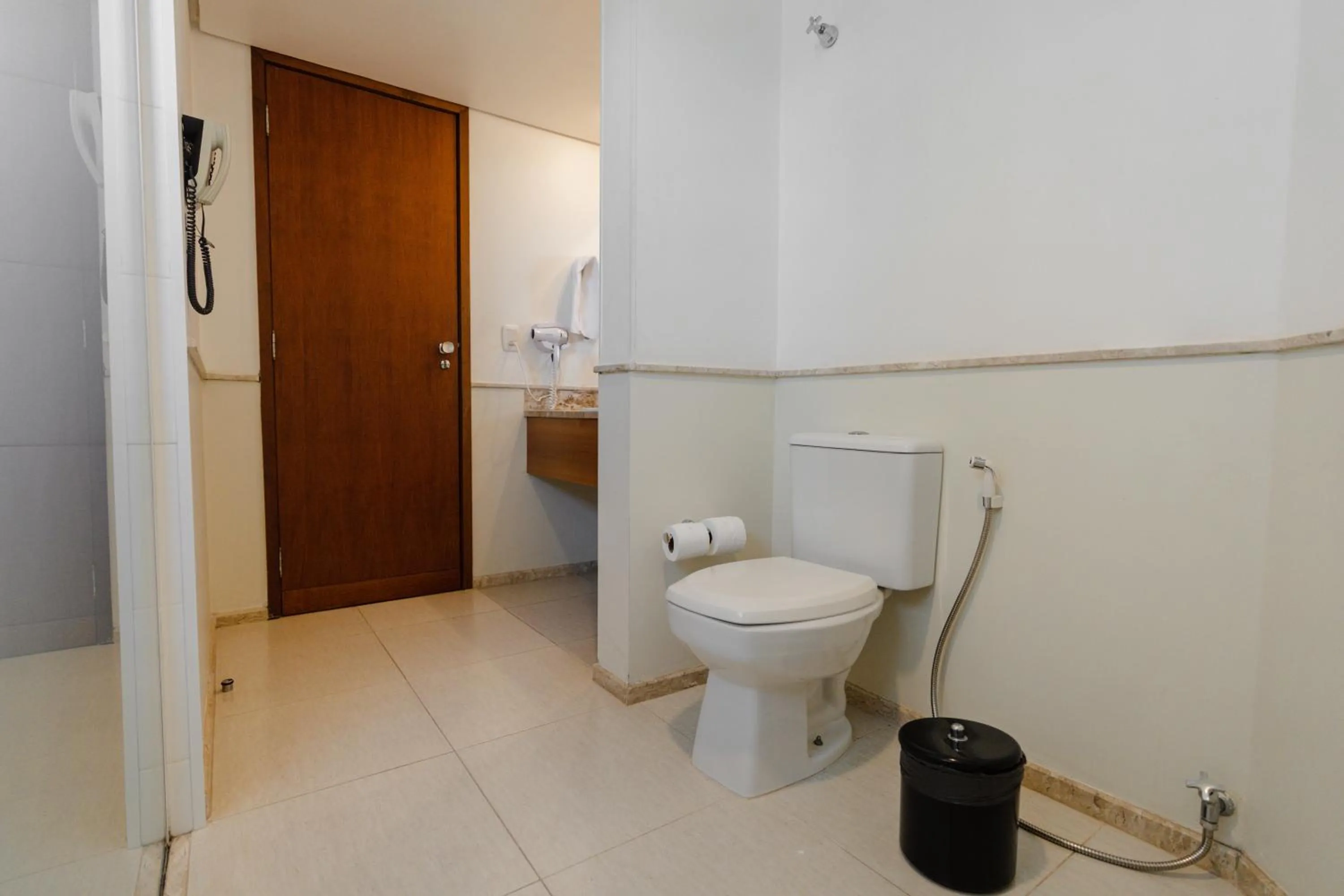 Toilet in Hotel Caiuá