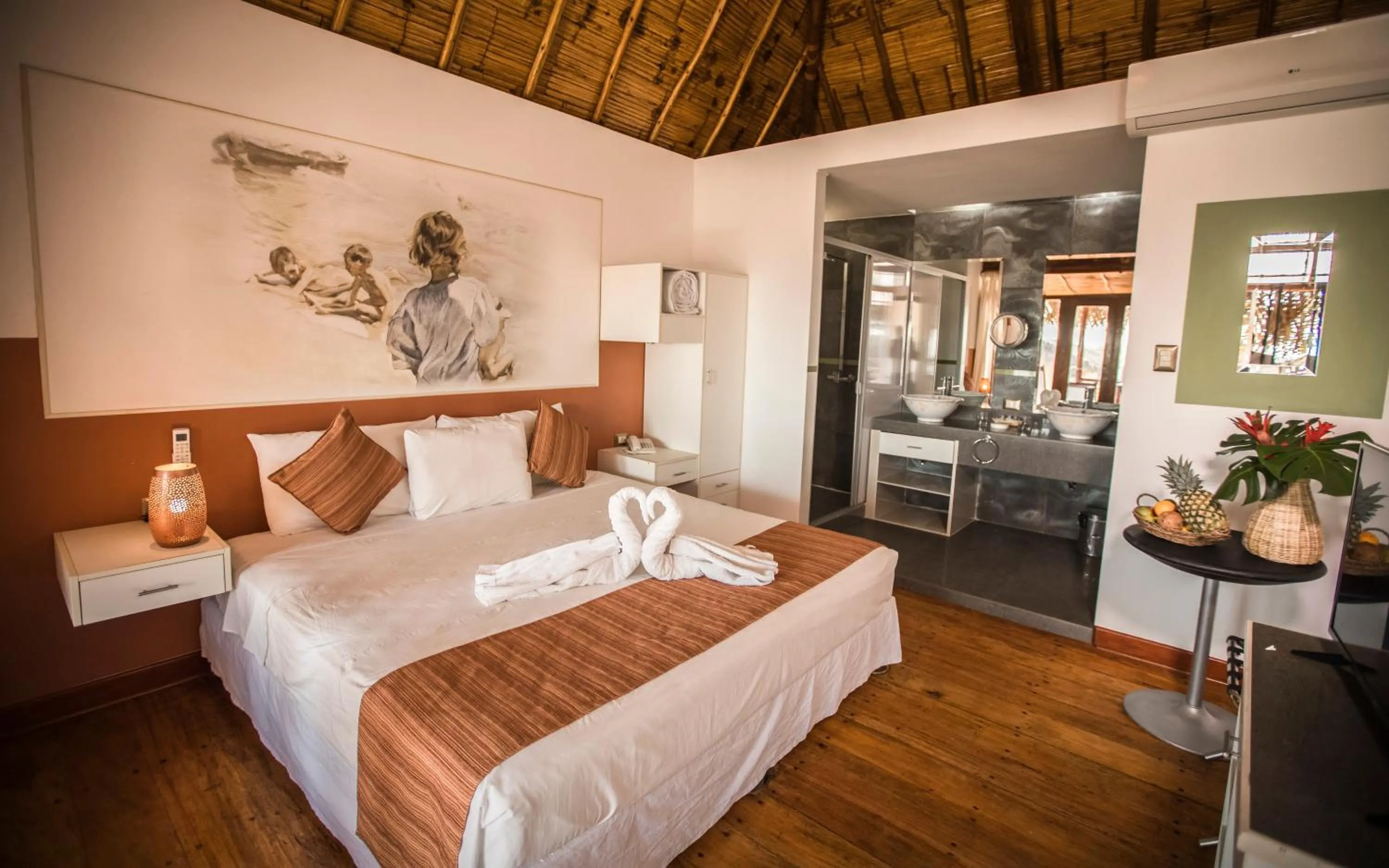 Decorative detail, Bed in Vichayito Bungalows & Carpas by Aranwa Hotels