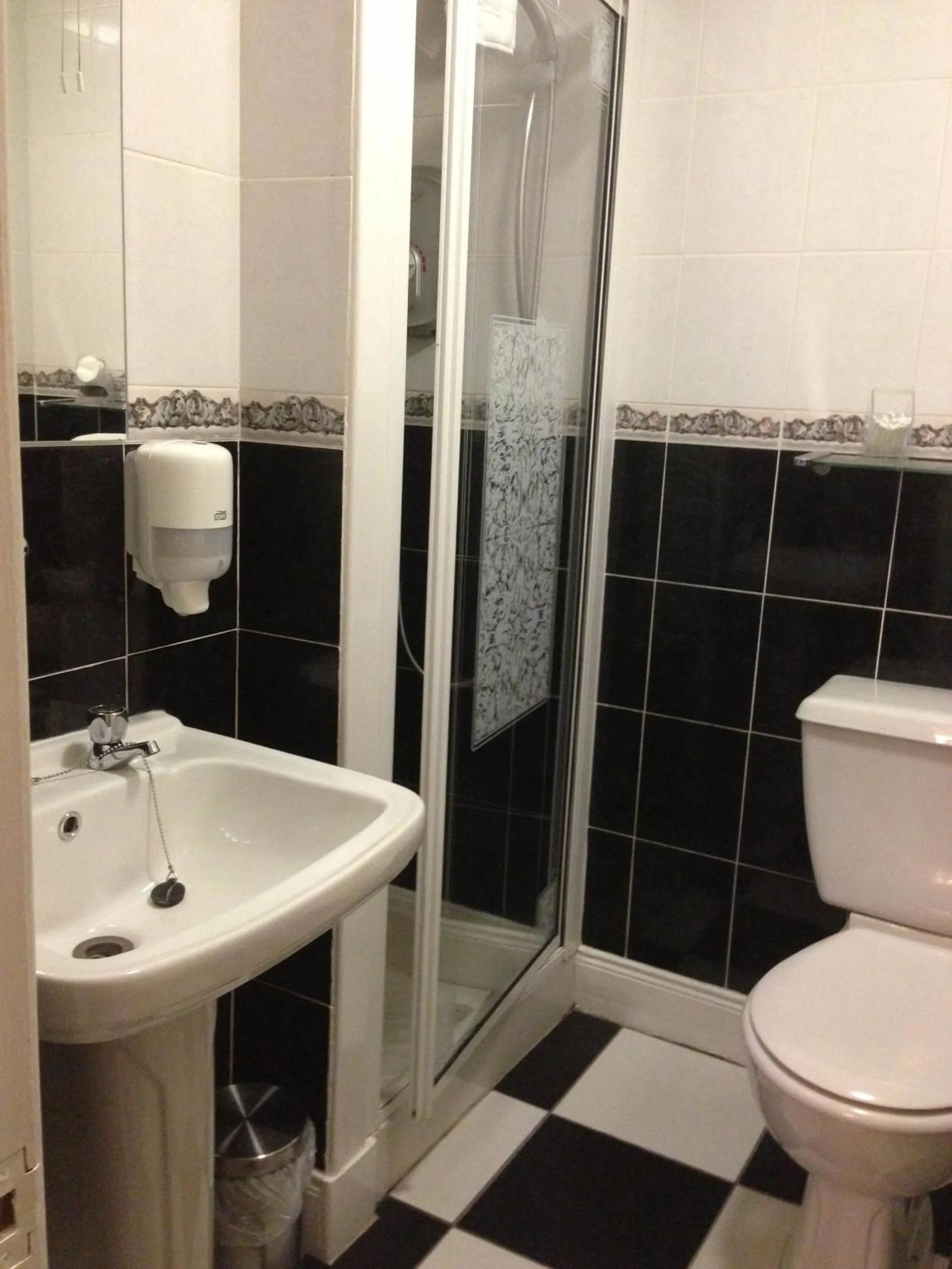 Bathroom in Lairg Highland Hotel