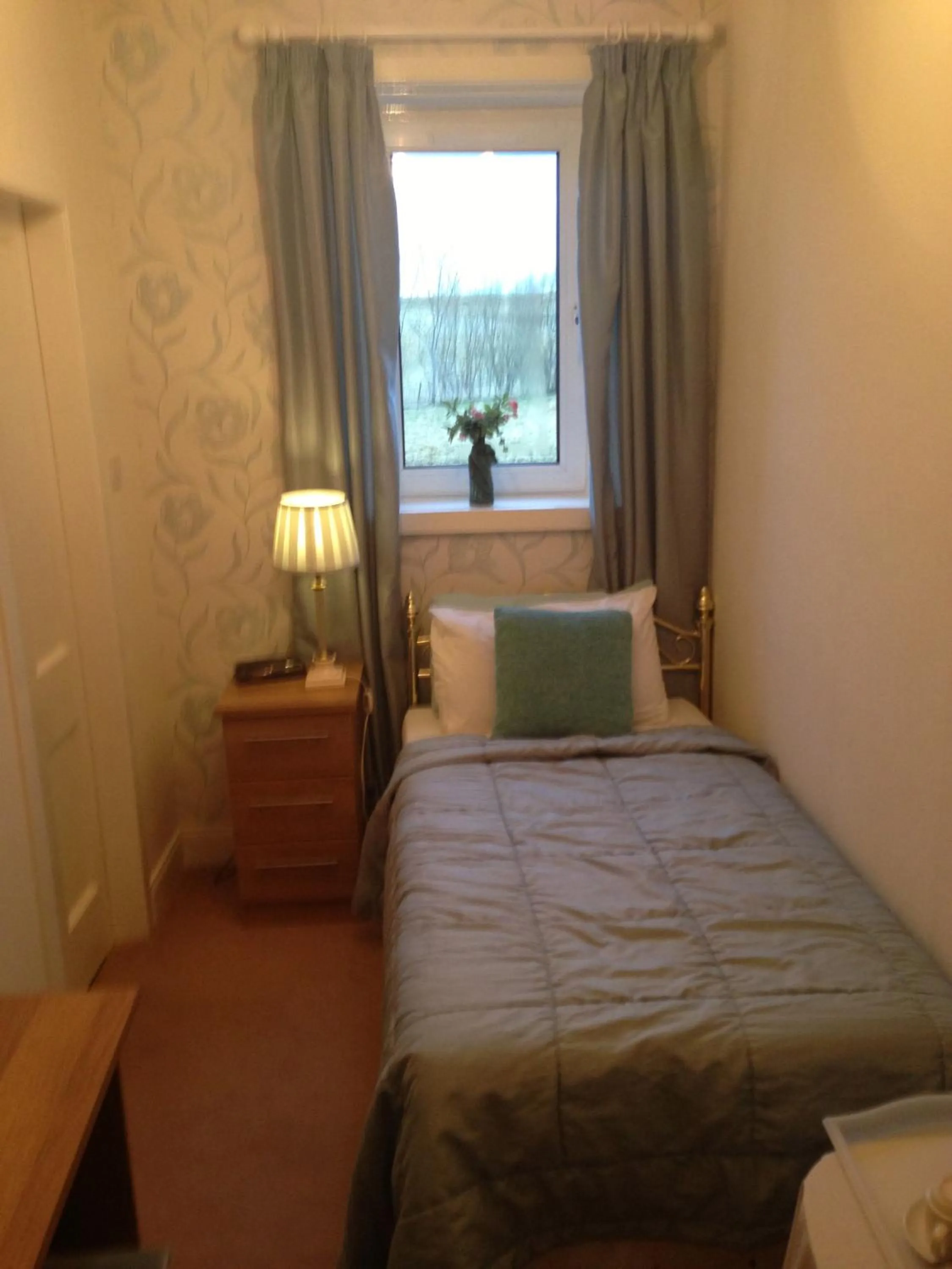 Bedroom, Bed in Lairg Highland Hotel