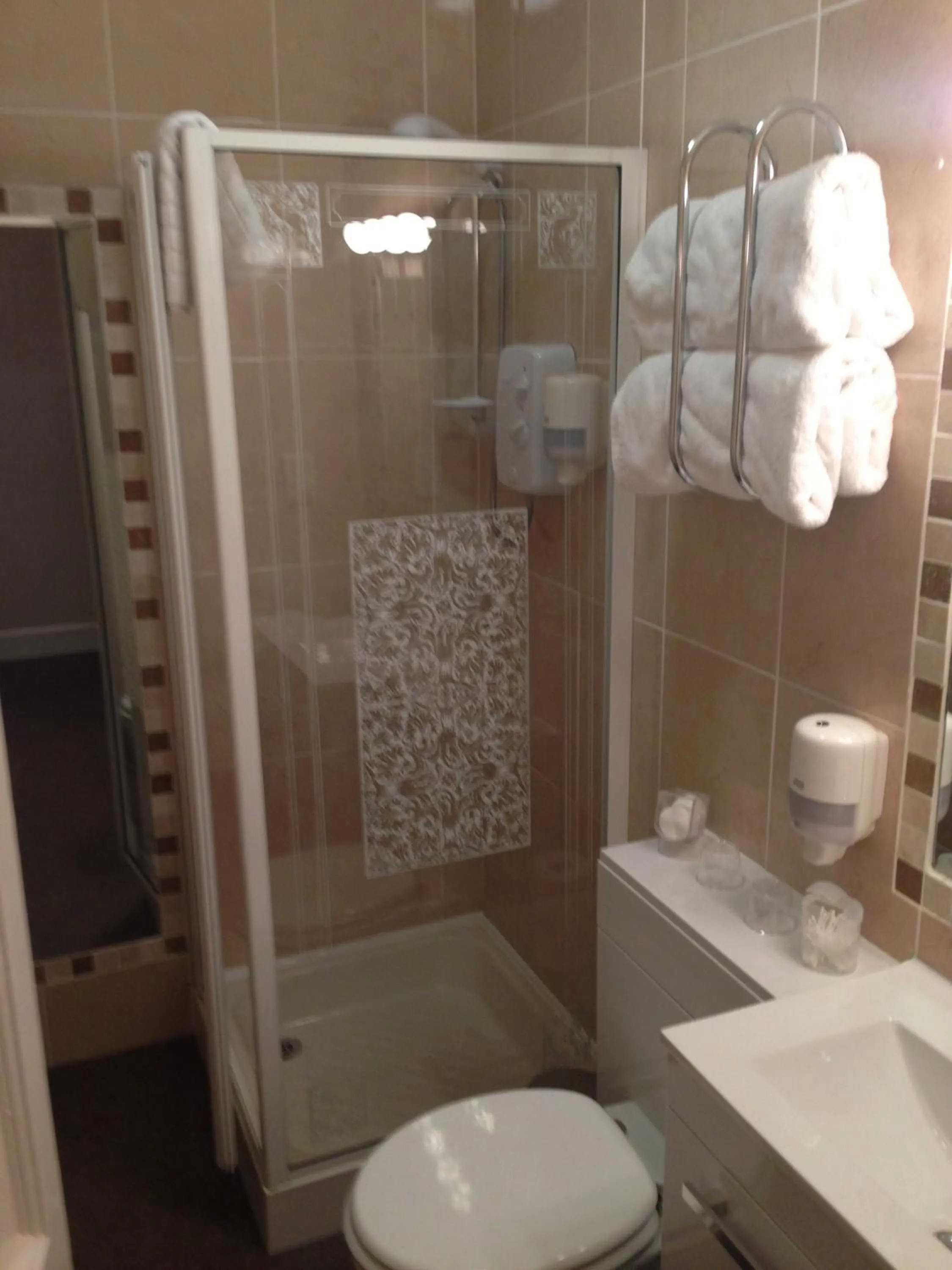 Bathroom in Lairg Highland Hotel