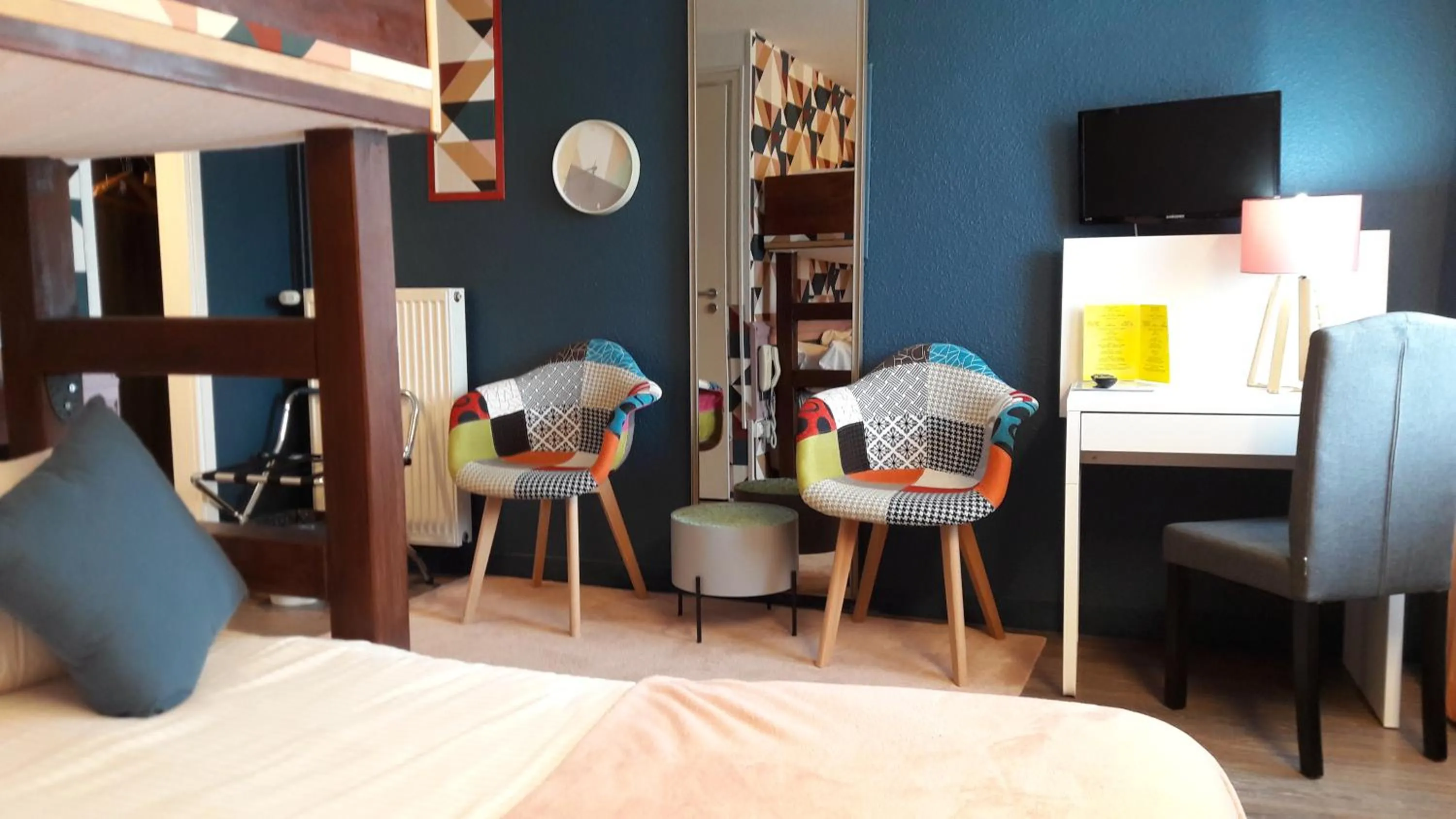 Bedroom, Bed in Le Relais Des Chateaux Forts