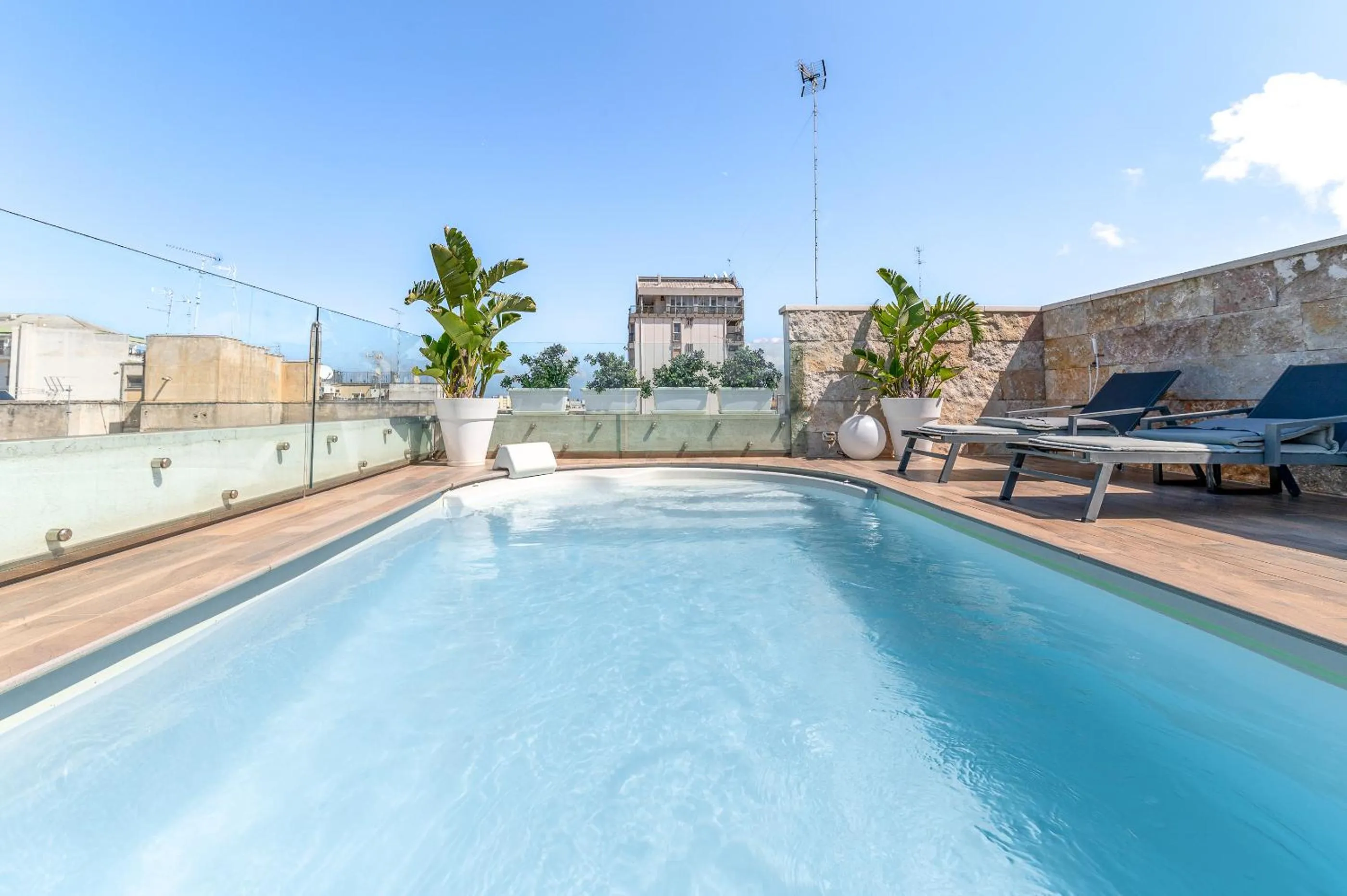 Swimming pool in Santo Stefano Raro Rooms Collection