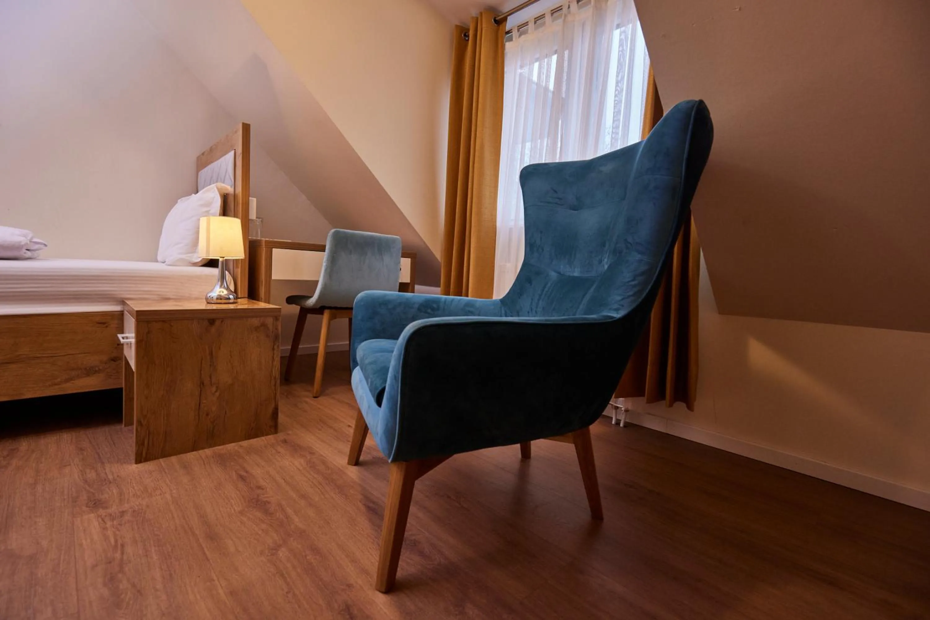 Staff, Bed in Hotel Isha