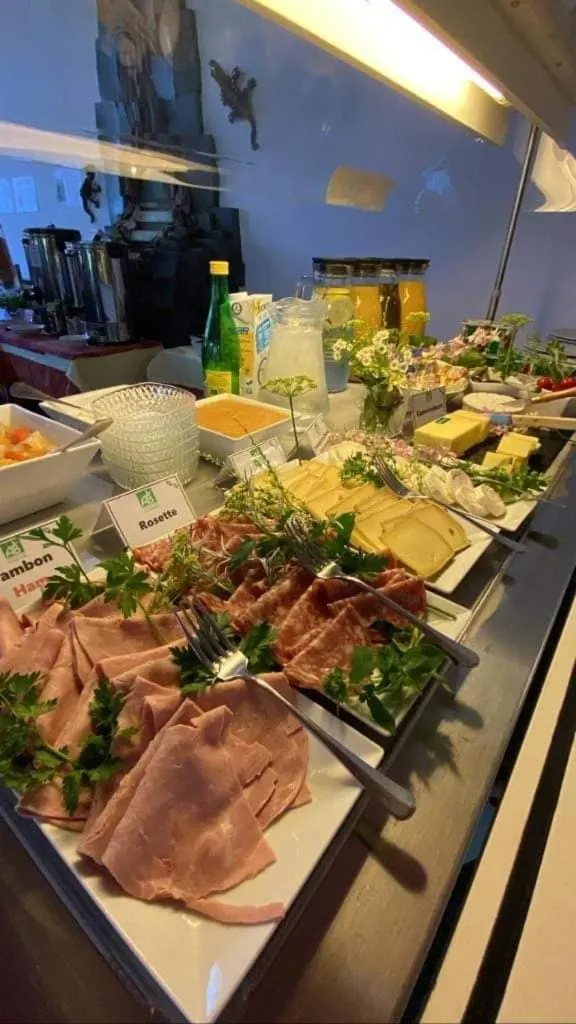 Breakfast in Les Loges Du Parc