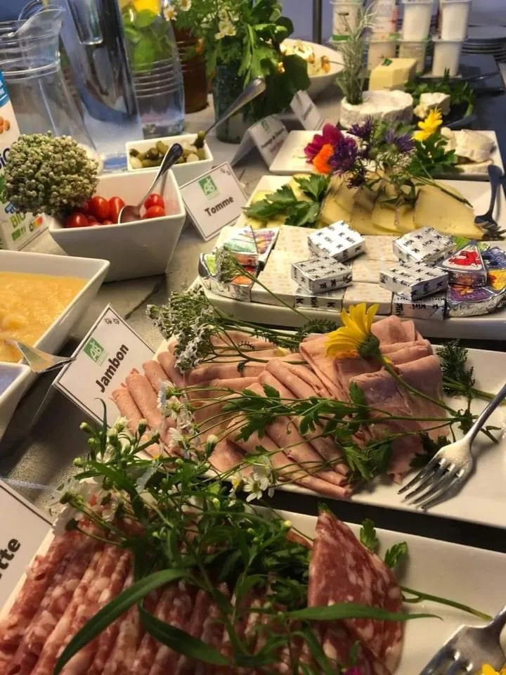 Breakfast in Les Loges Du Parc