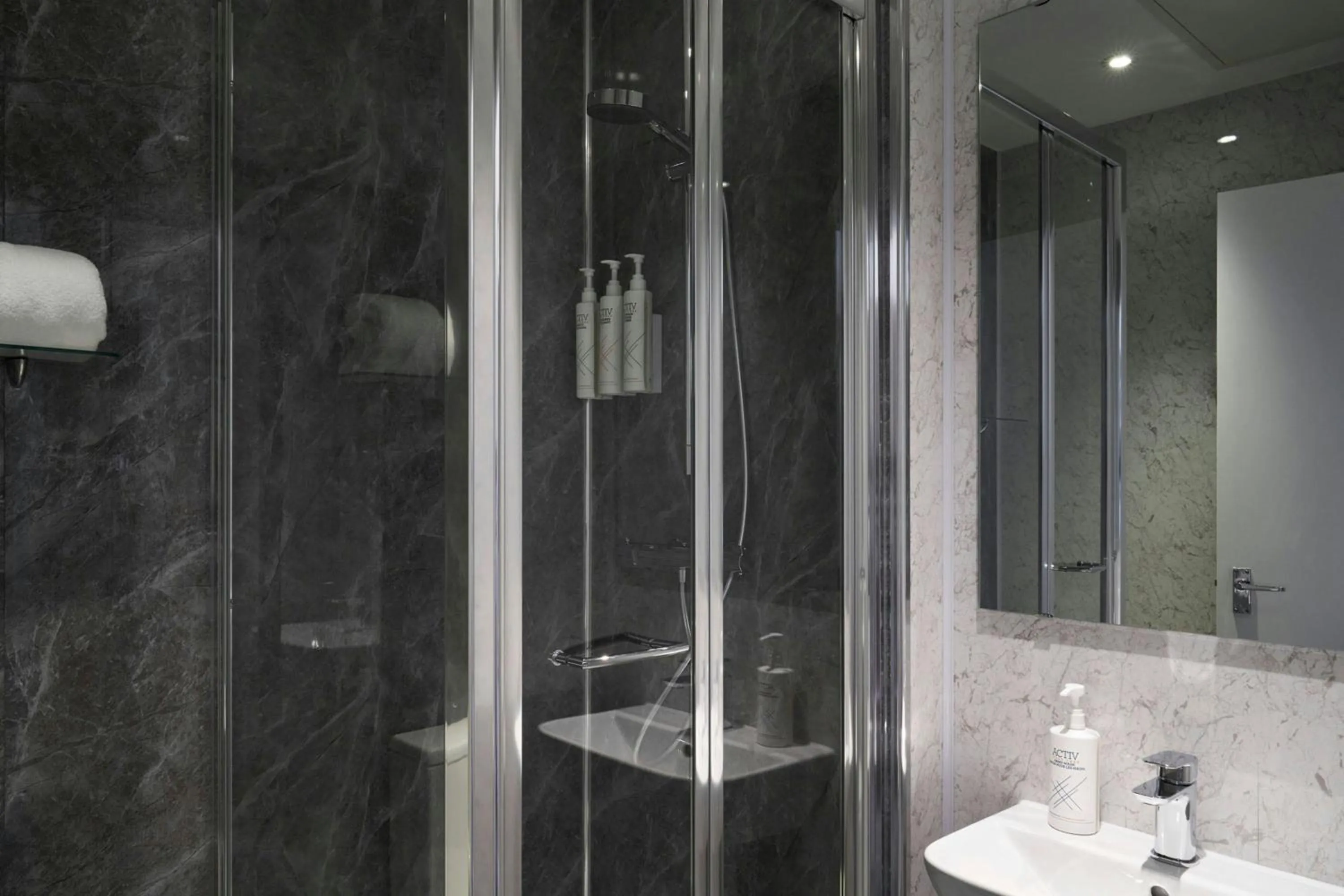 Bathroom in Four Points Flex by Sheraton Edinburgh