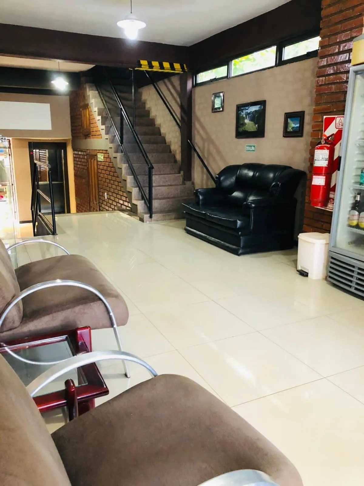 Living room in La Familia Hotel