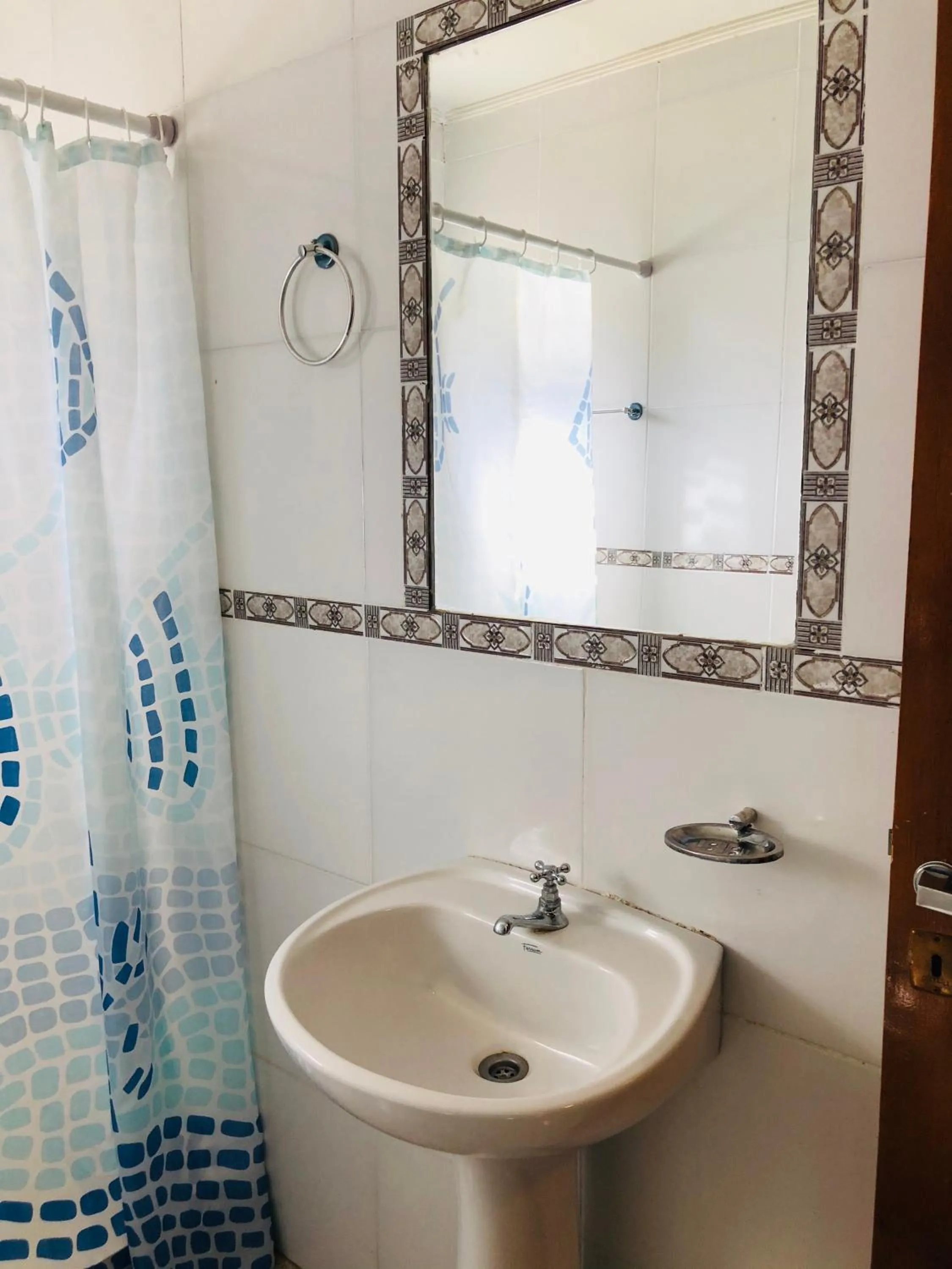 Bathroom in La Familia Hotel