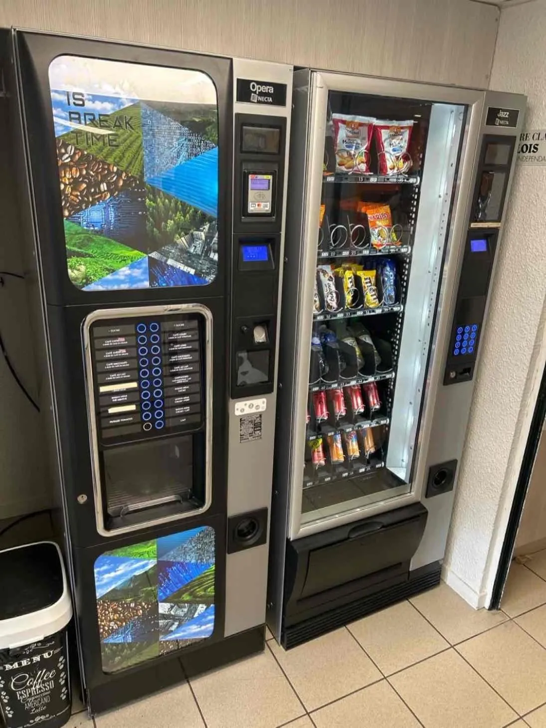 vending machine in Premiere Classe Blois Nord