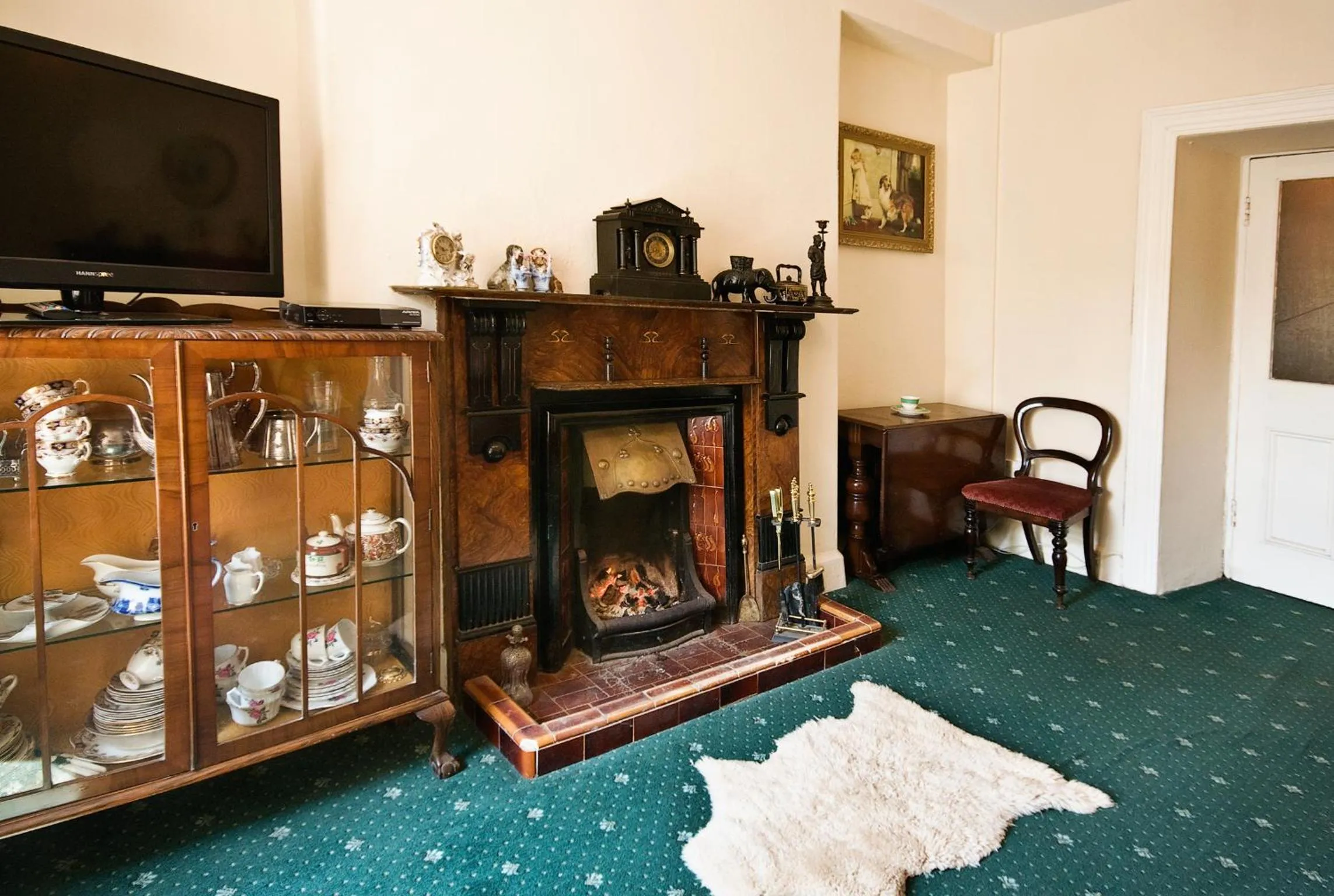 Communal lounge/ TV room in Castlehouse B&B