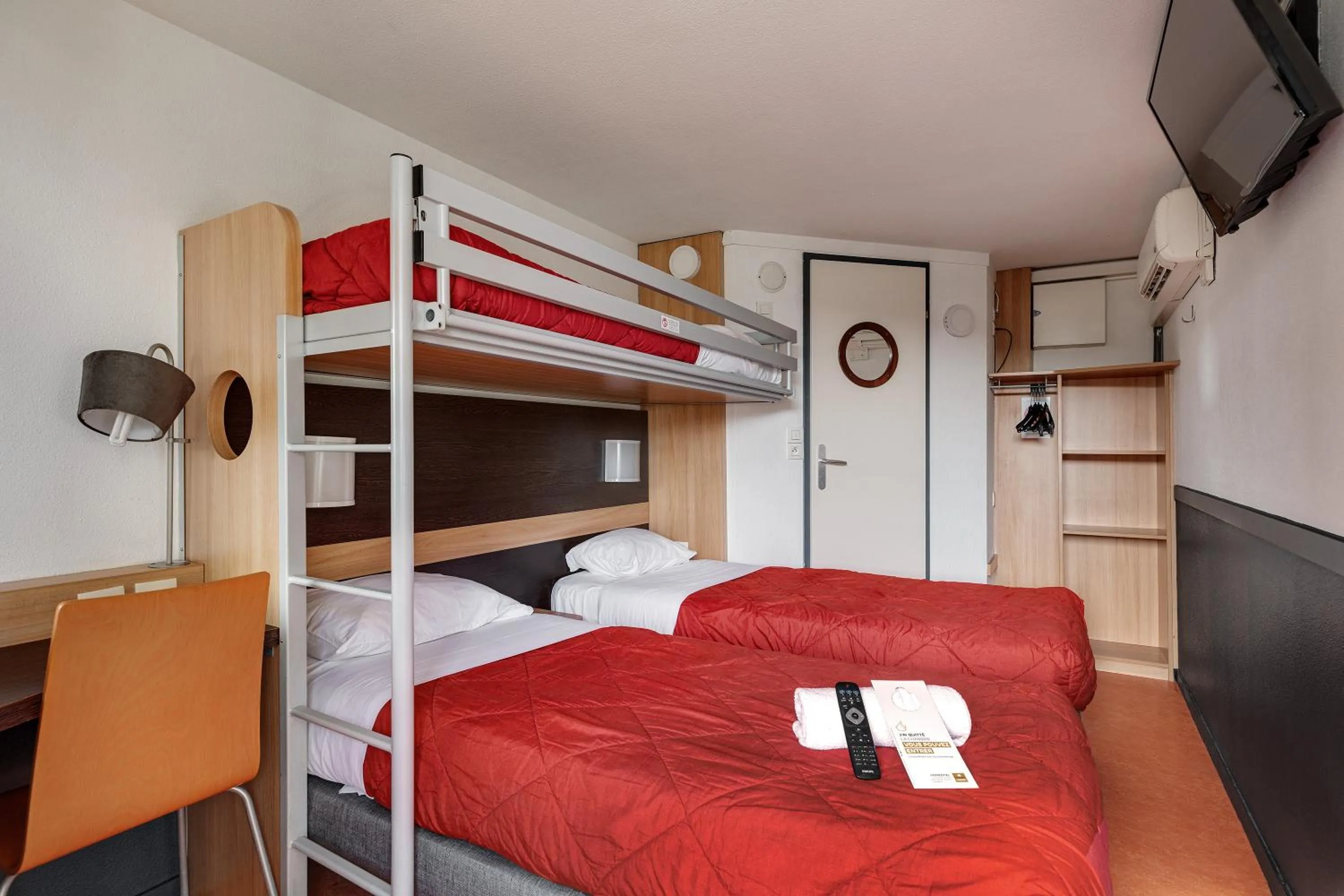 Bed in Premiere Classe Bethune Fouquières Lès Béthunes