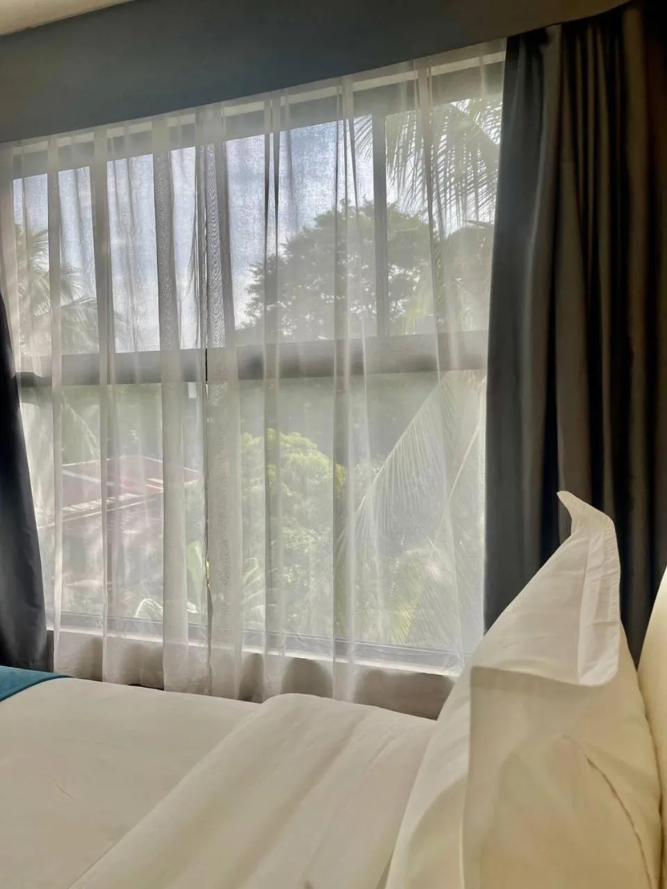 Garden view, Bed in Bravo Tanauan Hotel