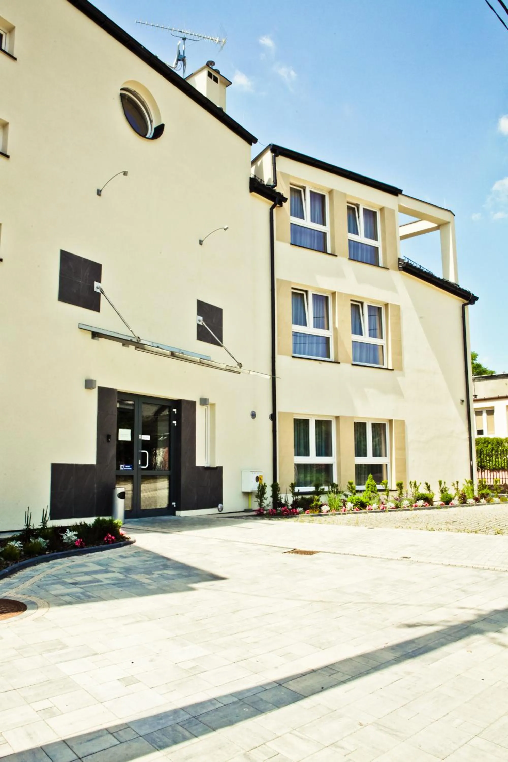 Facade/entrance in Hotel Sokołowska Airport Modlin