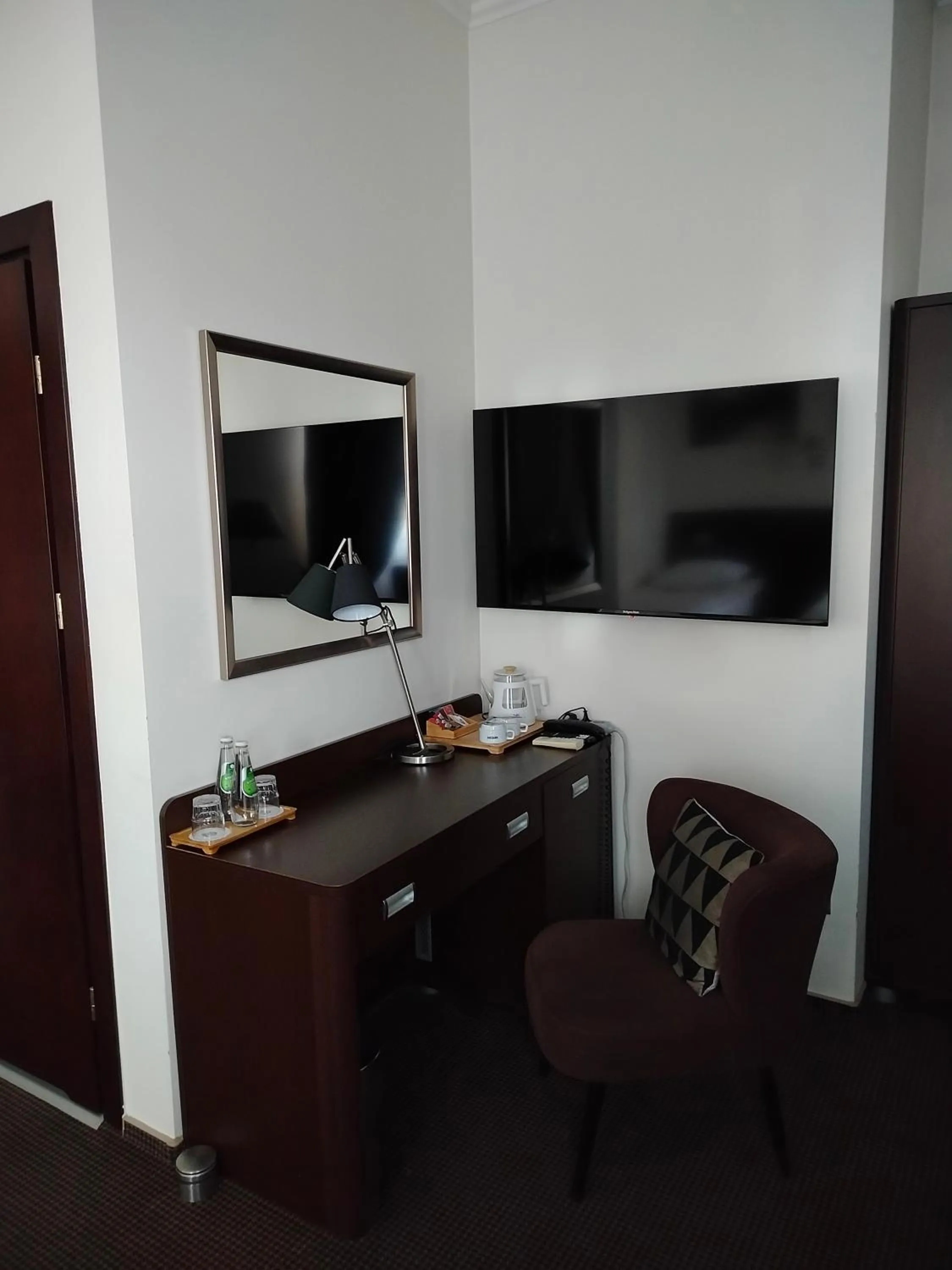 TV and multimedia in Hotel Sokołowska Airport Modlin