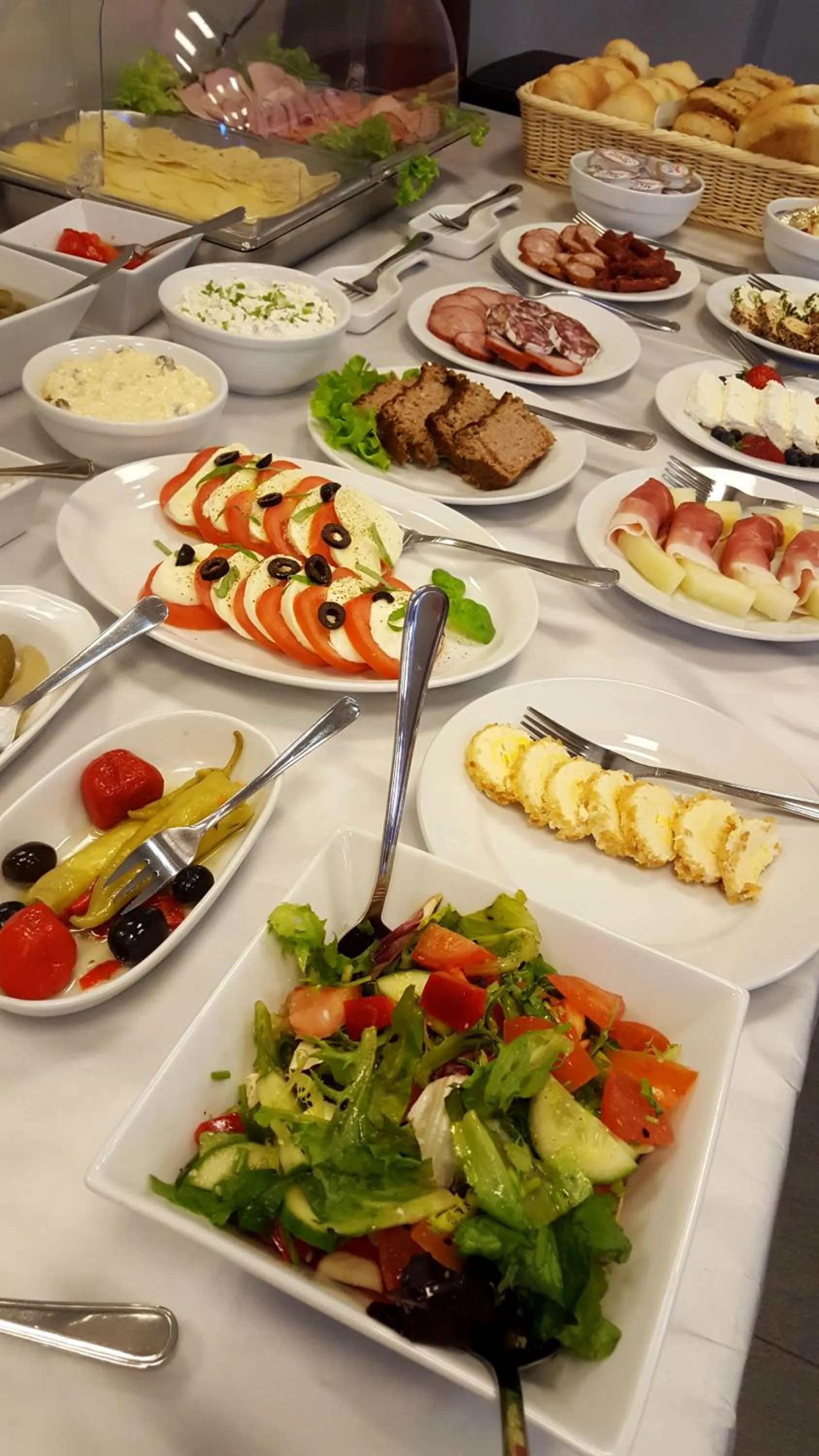 Buffet breakfast in Hotel Sokołowska Airport Modlin