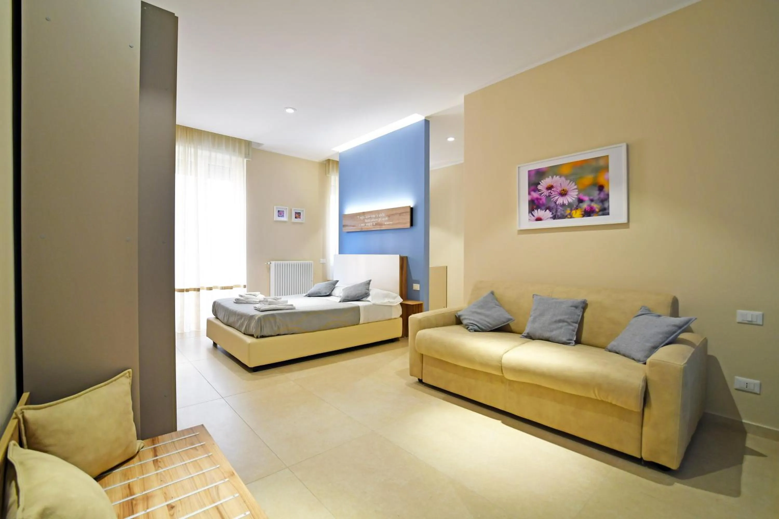 Bedroom, Bed in Astro Blu