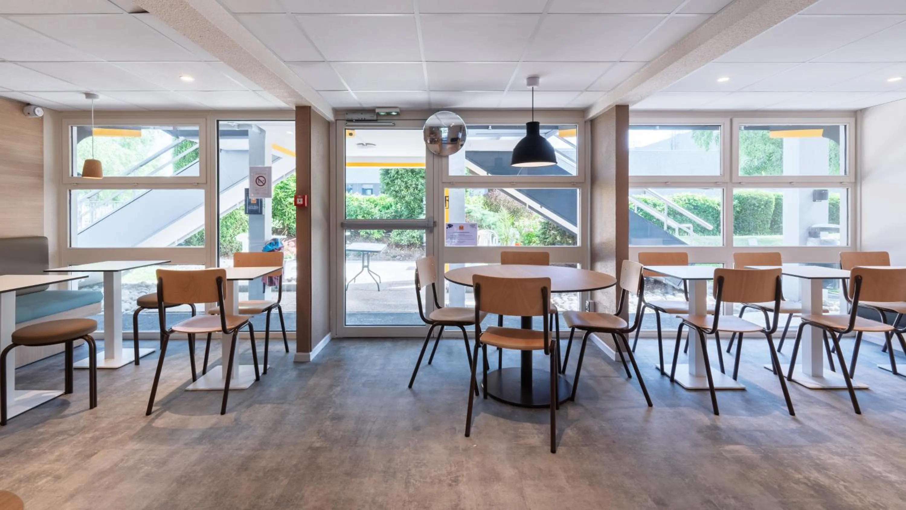 Lobby or reception in Premiere Classe Bordeaux Sud Villenave D'ornon