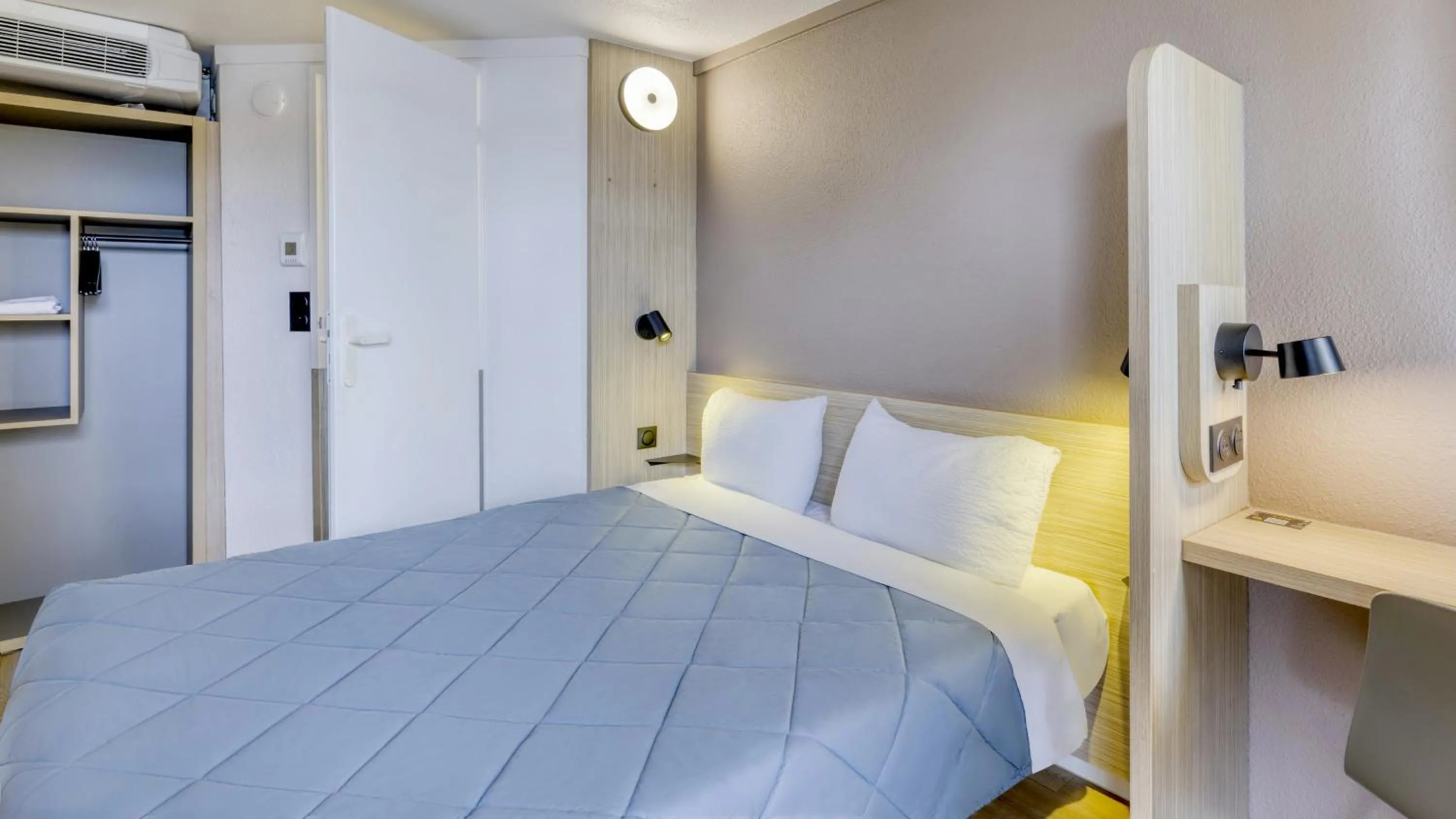 Bed in Premiere Classe Bordeaux Sud Villenave D'ornon