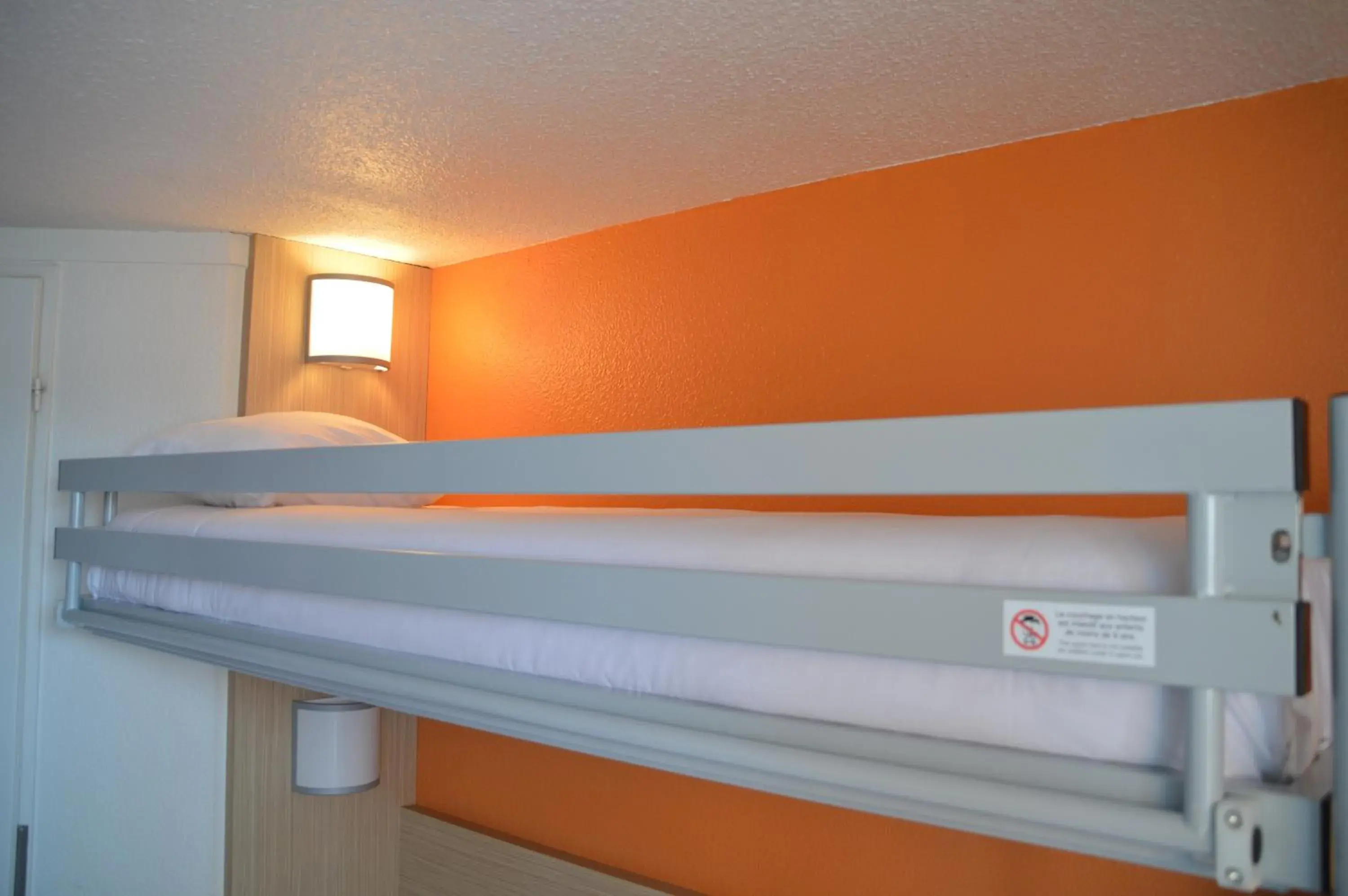 Triple Room (1 Double Bed + 1 Single Bed) in Premiere Classe Bordeaux Sud Villenave D'ornon Triple Room (1 Double Bed + 1 Single Bed) in Premiere Classe Bordeaux Sud Villenave D'ornon