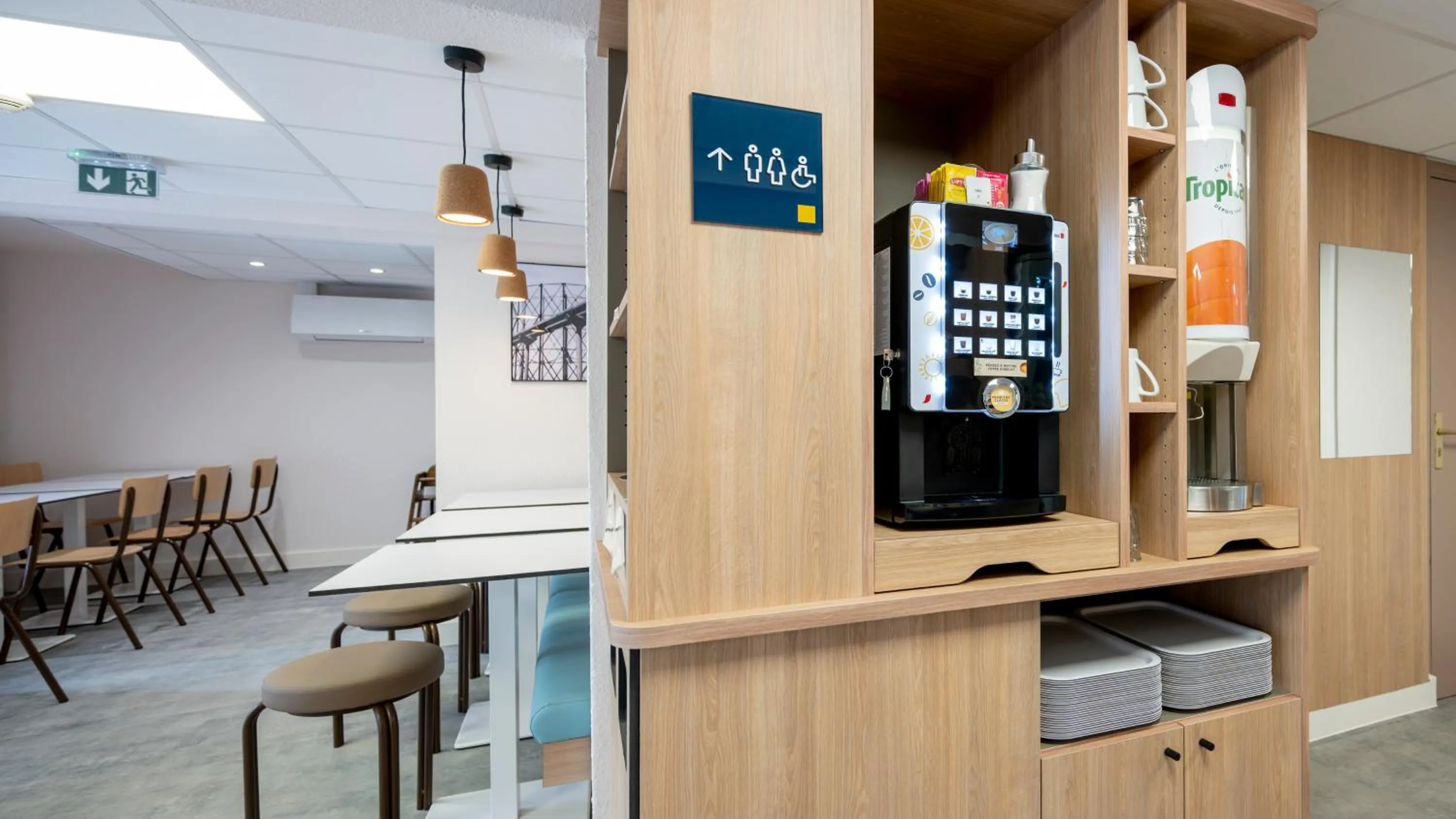 Food and drinks in Premiere Classe Bordeaux Sud Villenave D'ornon