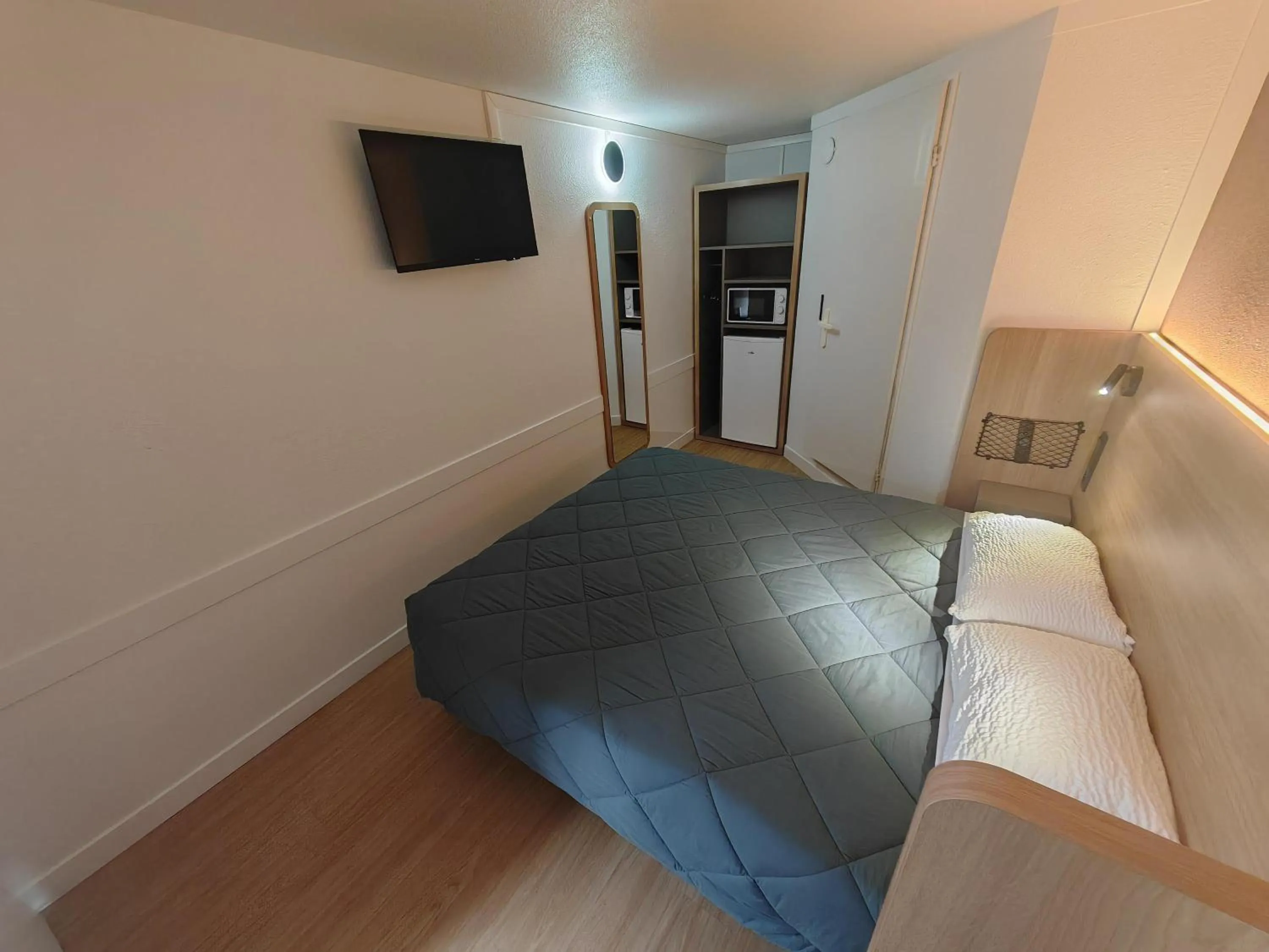 Bed in Premiere Classe Dunkerque Est Armbouts Cappel